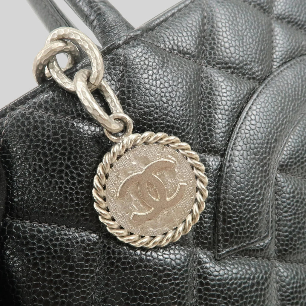 Chanel Coco Medaillon