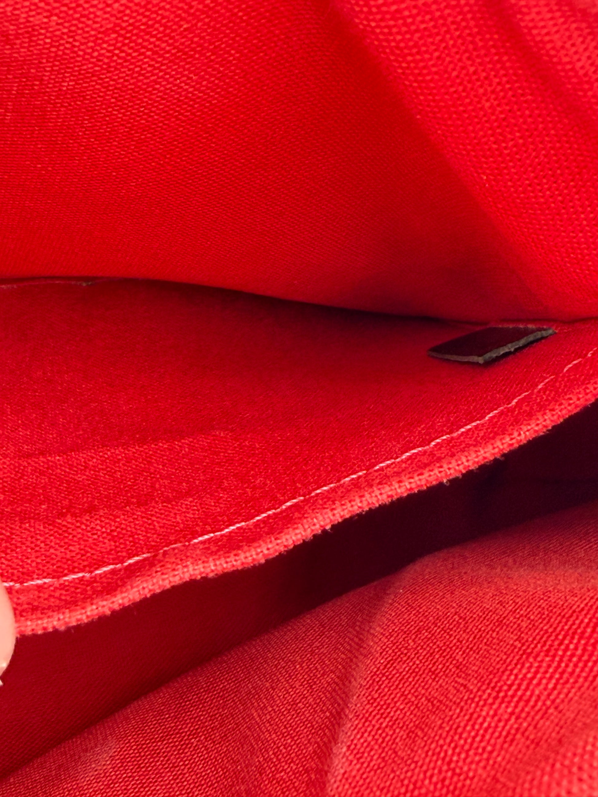 LOUIS VUITTON THAMES PM