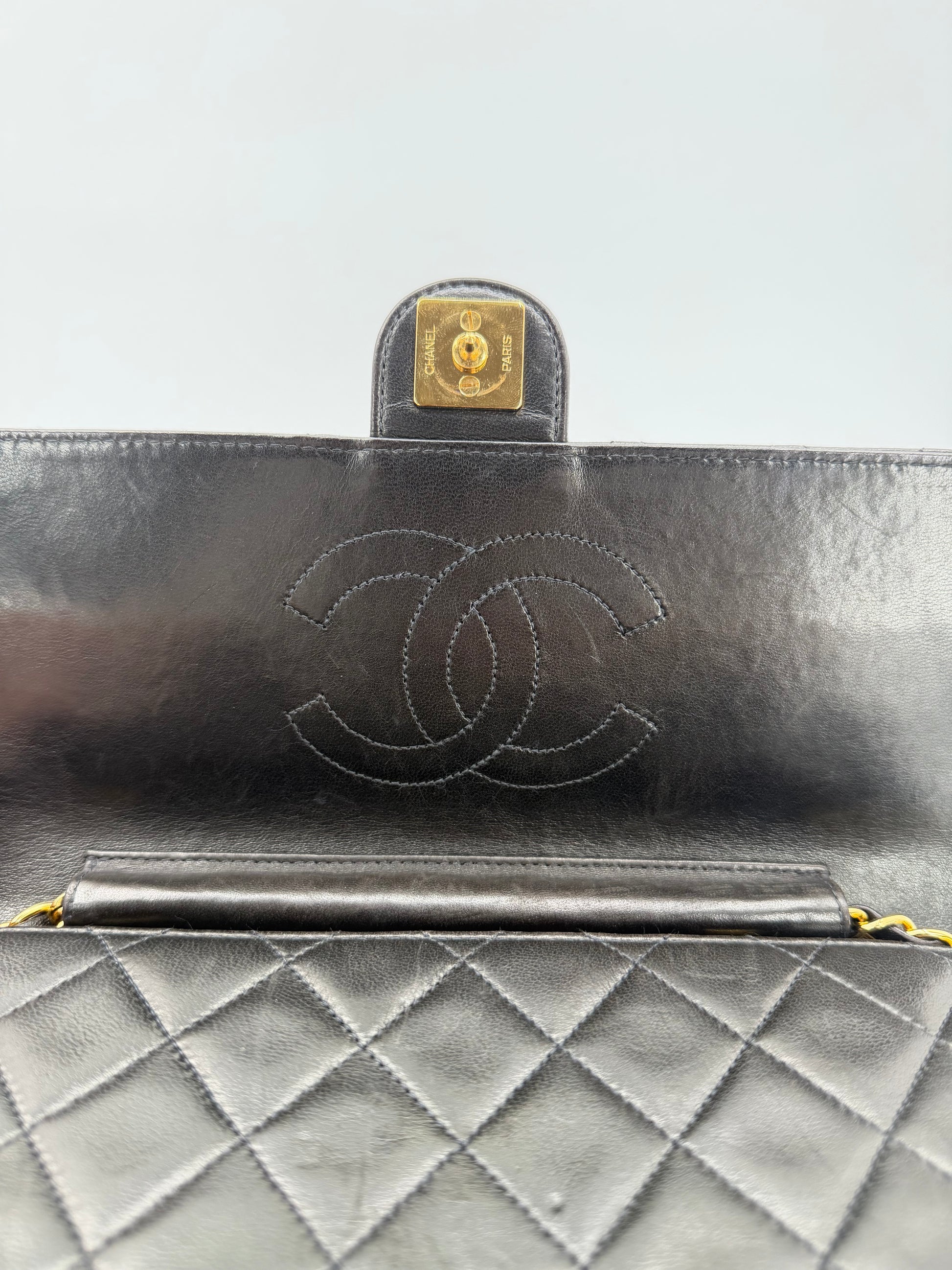 CHANEL CLASSIC FLAP