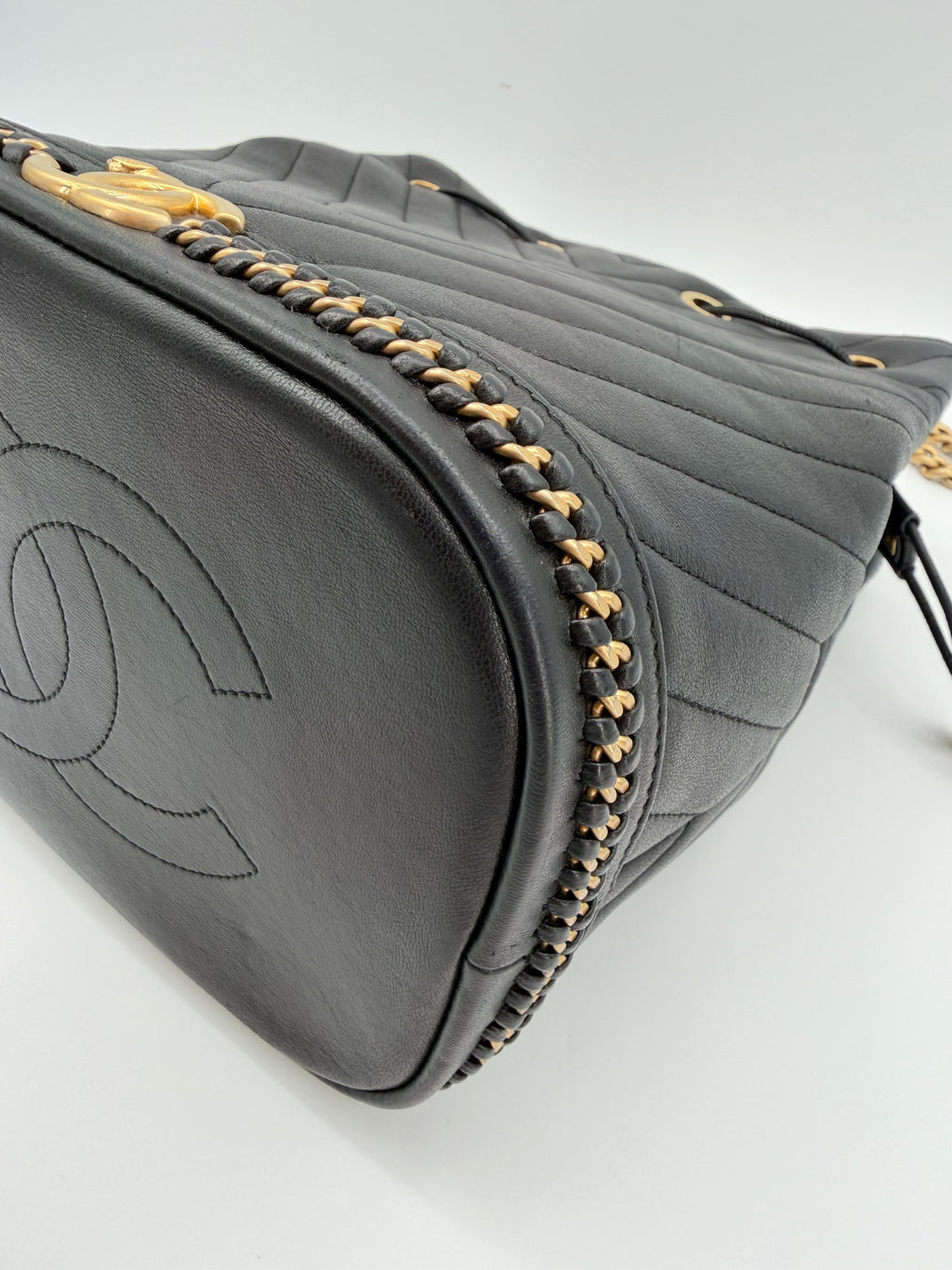 CHANEL SEAU PARIS COSMOPOLITE