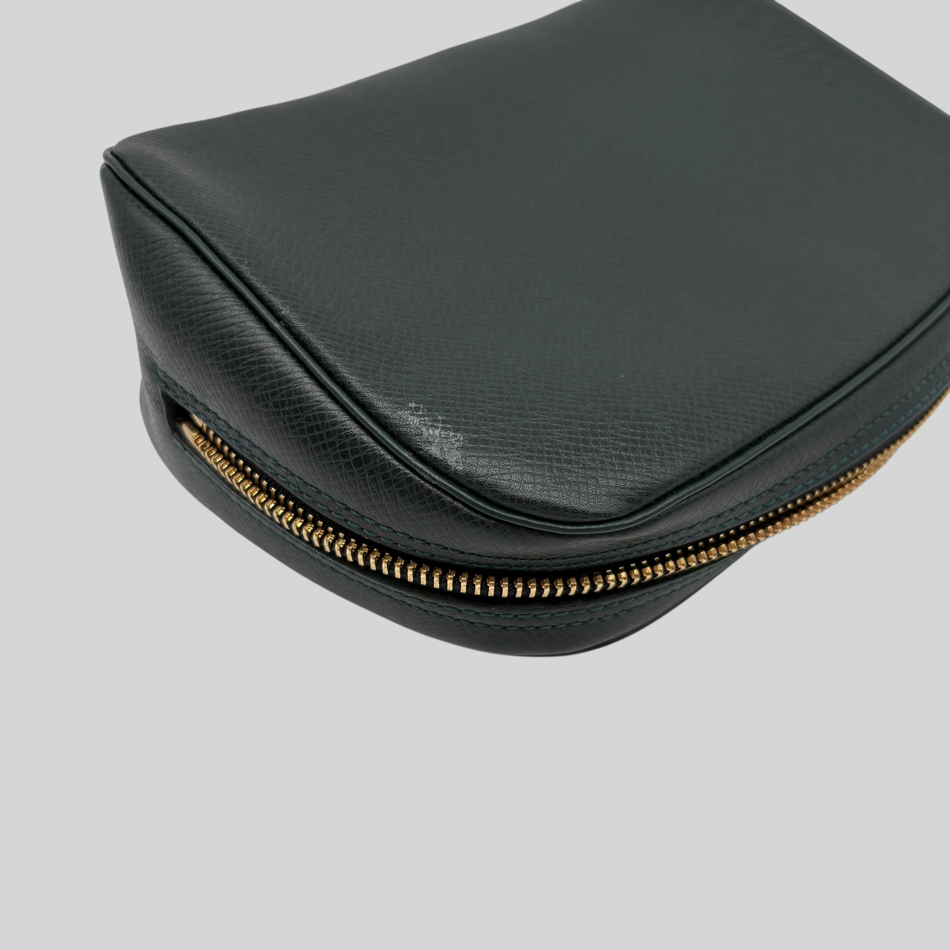 Louis Vuitton Taiga Pouch