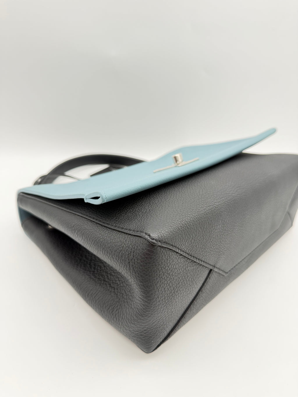 LOUIS VUITTON LOCK ME