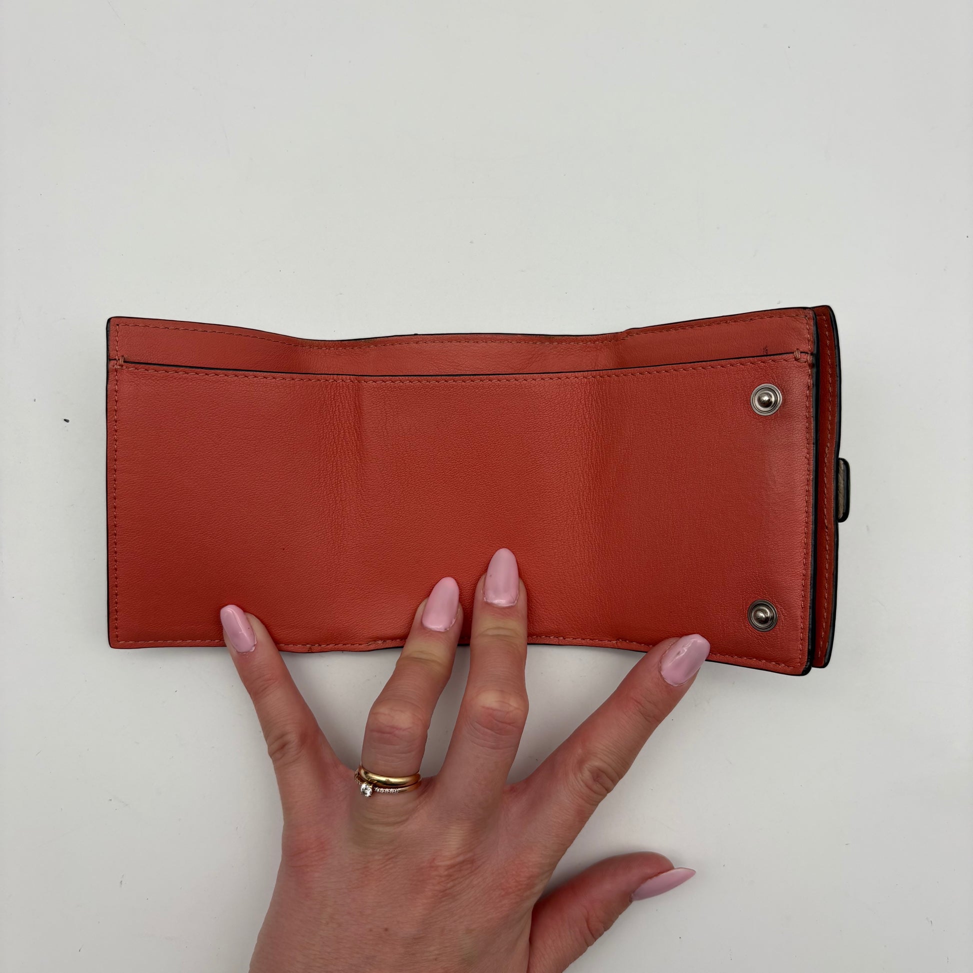 Loewe Compact