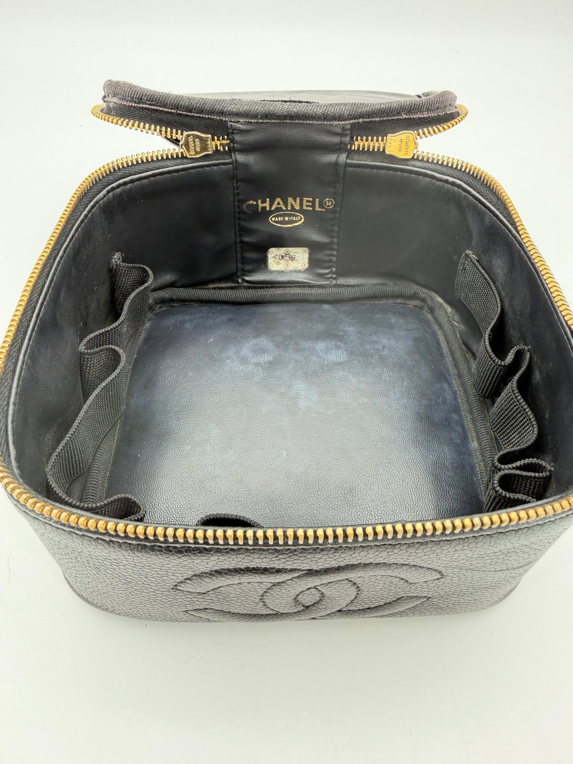 CHANEL VANITY