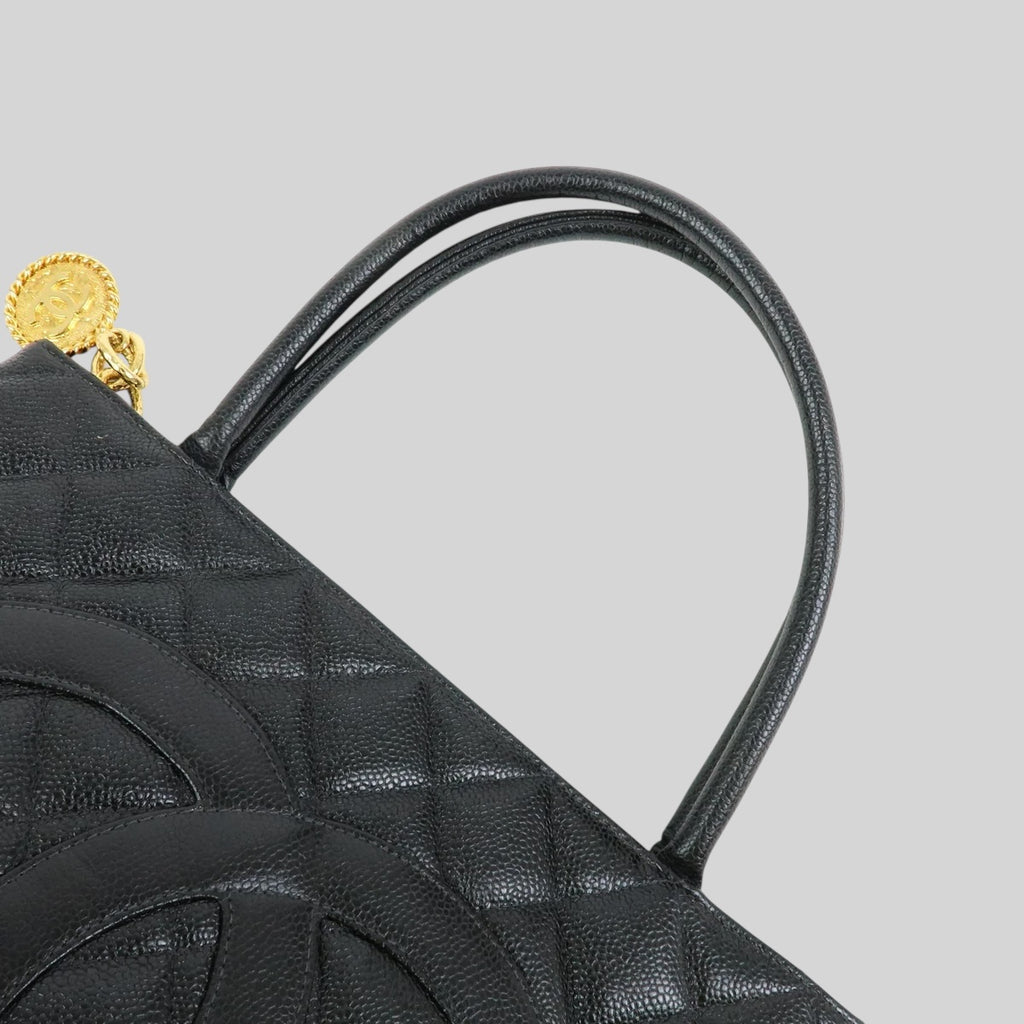 Chanel COCO Médaillon