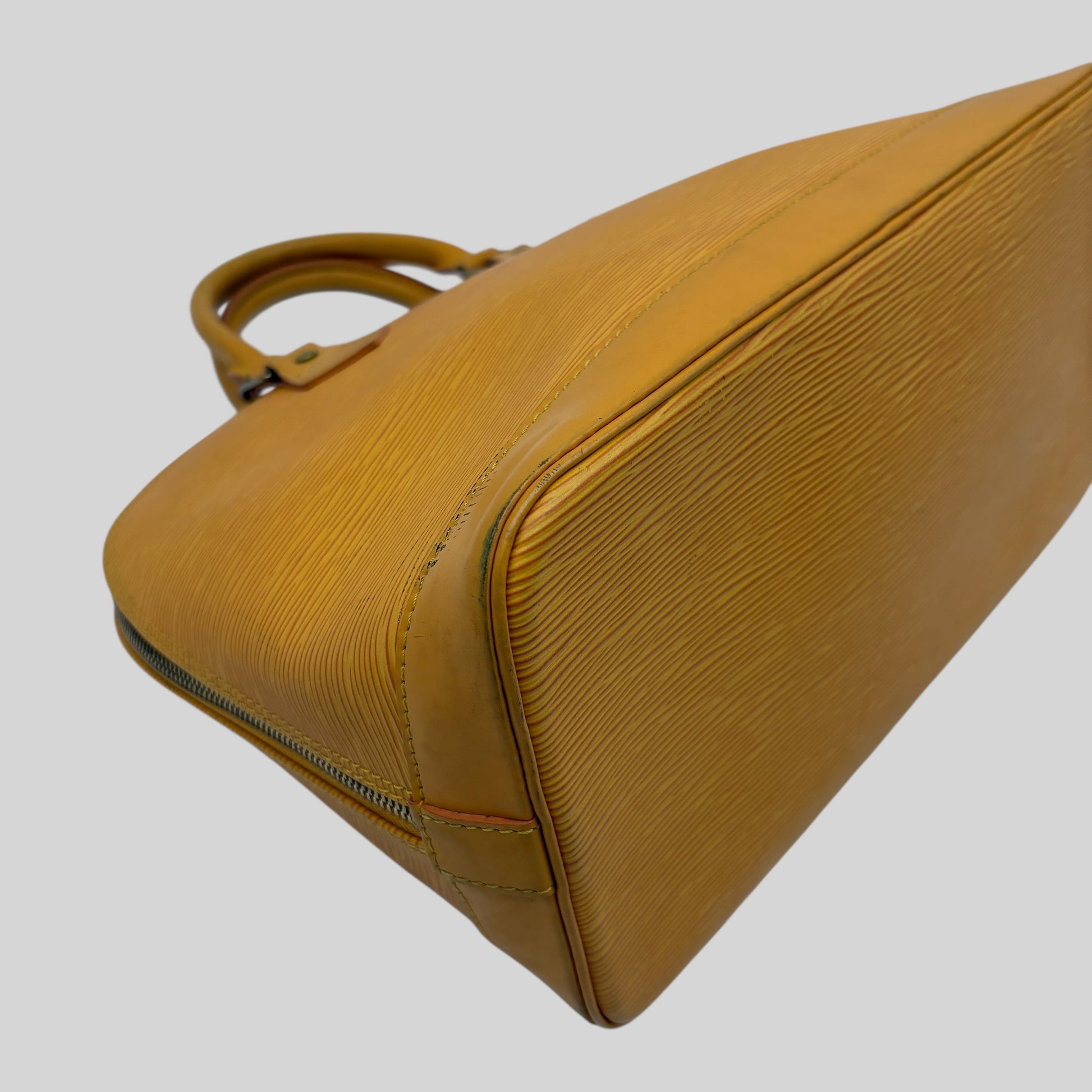 Louis Vuitton Alma PM Epi