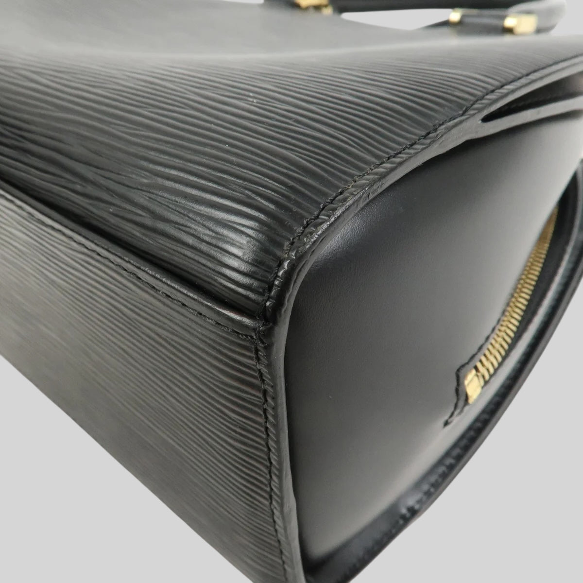 Louis Vuitton Pont-Neuf