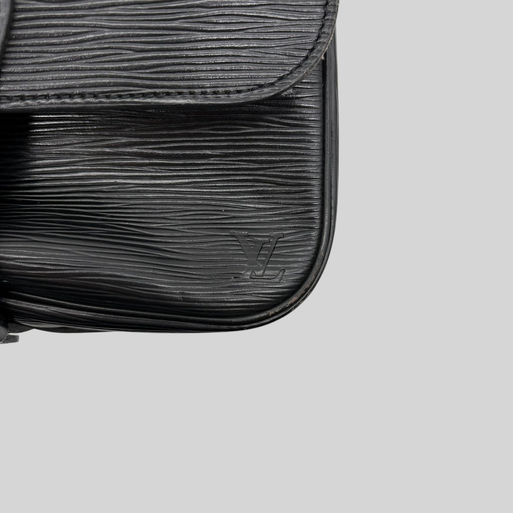 Louis Vuitton Cartouchière Epi