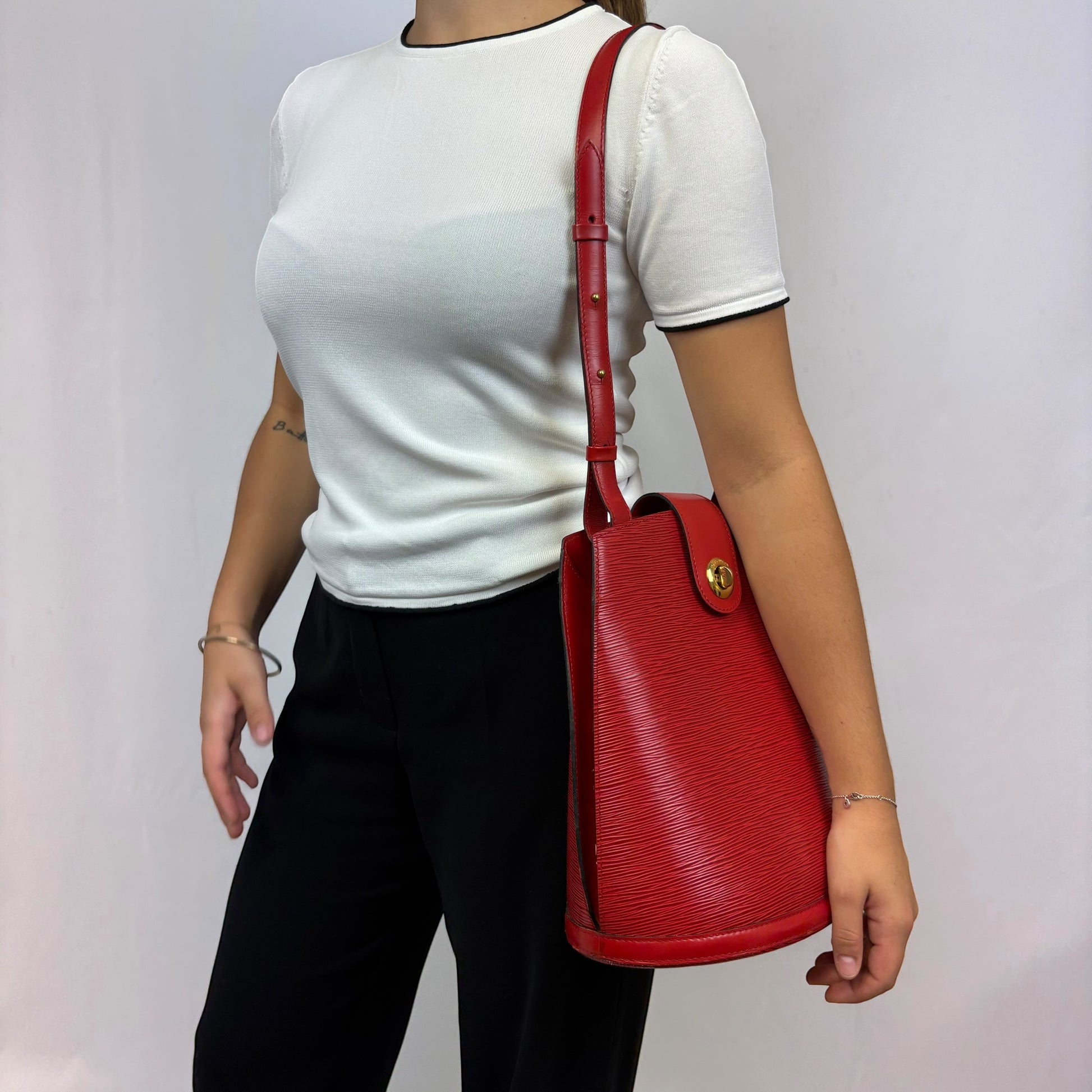 Louis Vuitton Cluny Epi