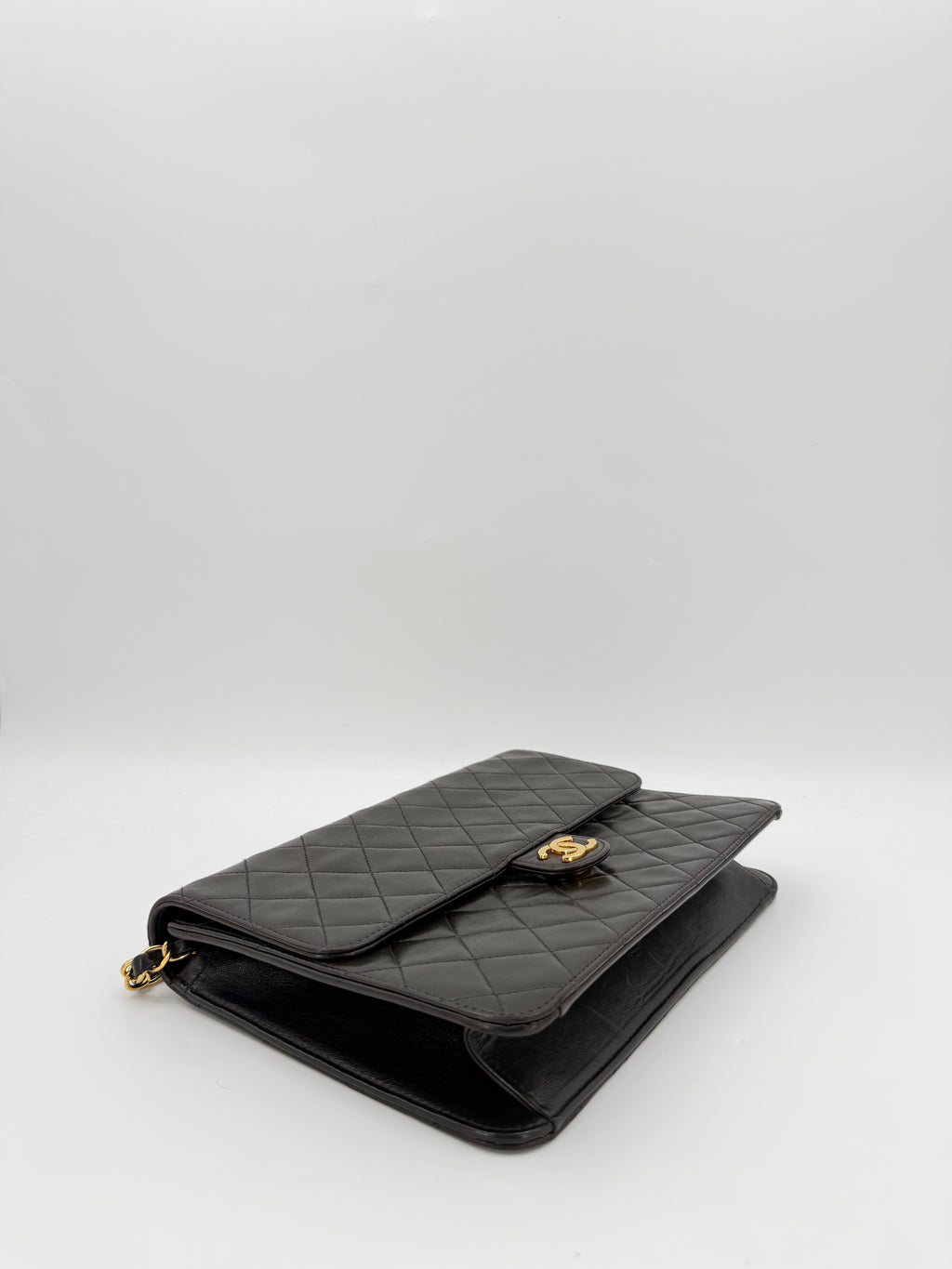 CHANEL CLASSIC FLAP