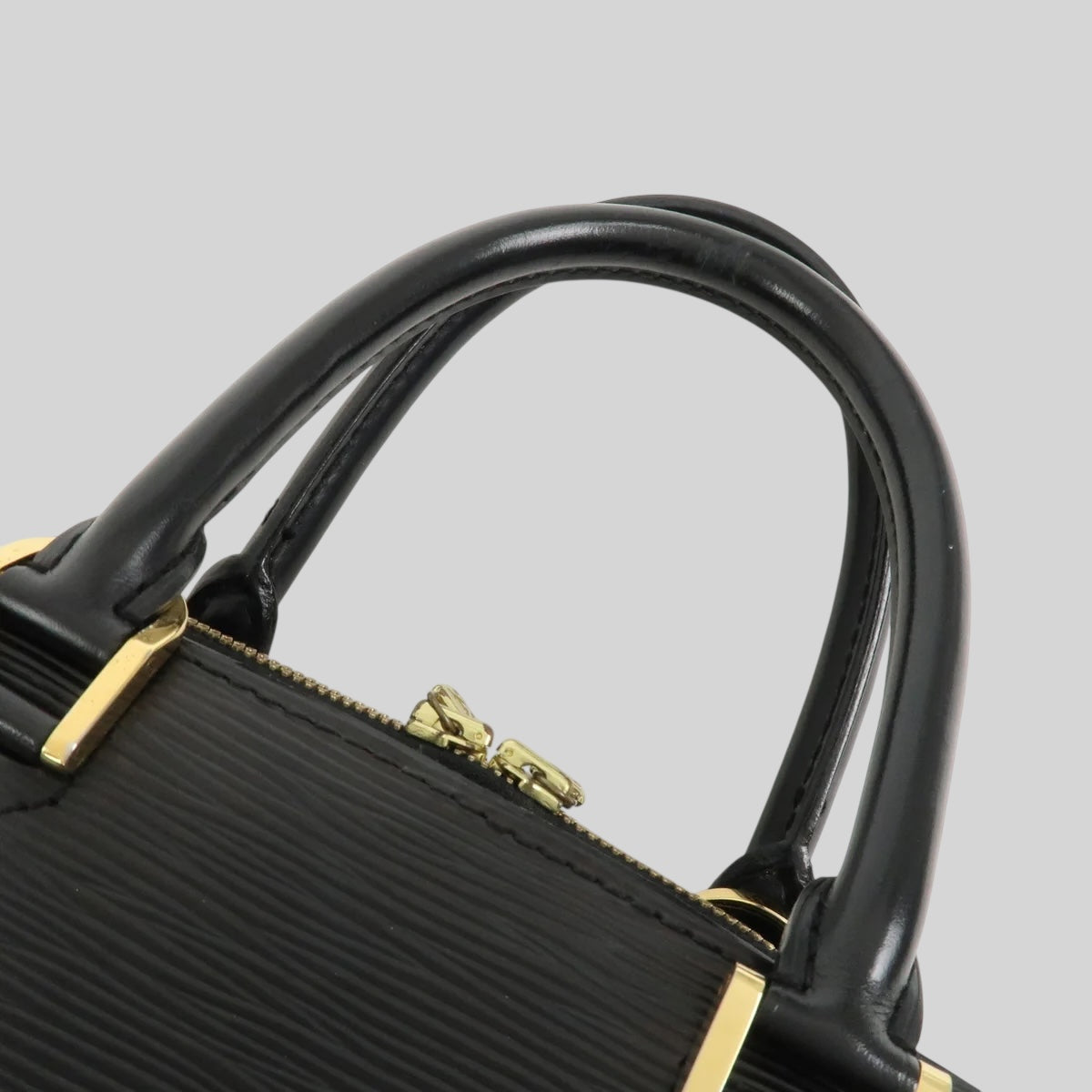 Louis Vuitton Pont-Neuf