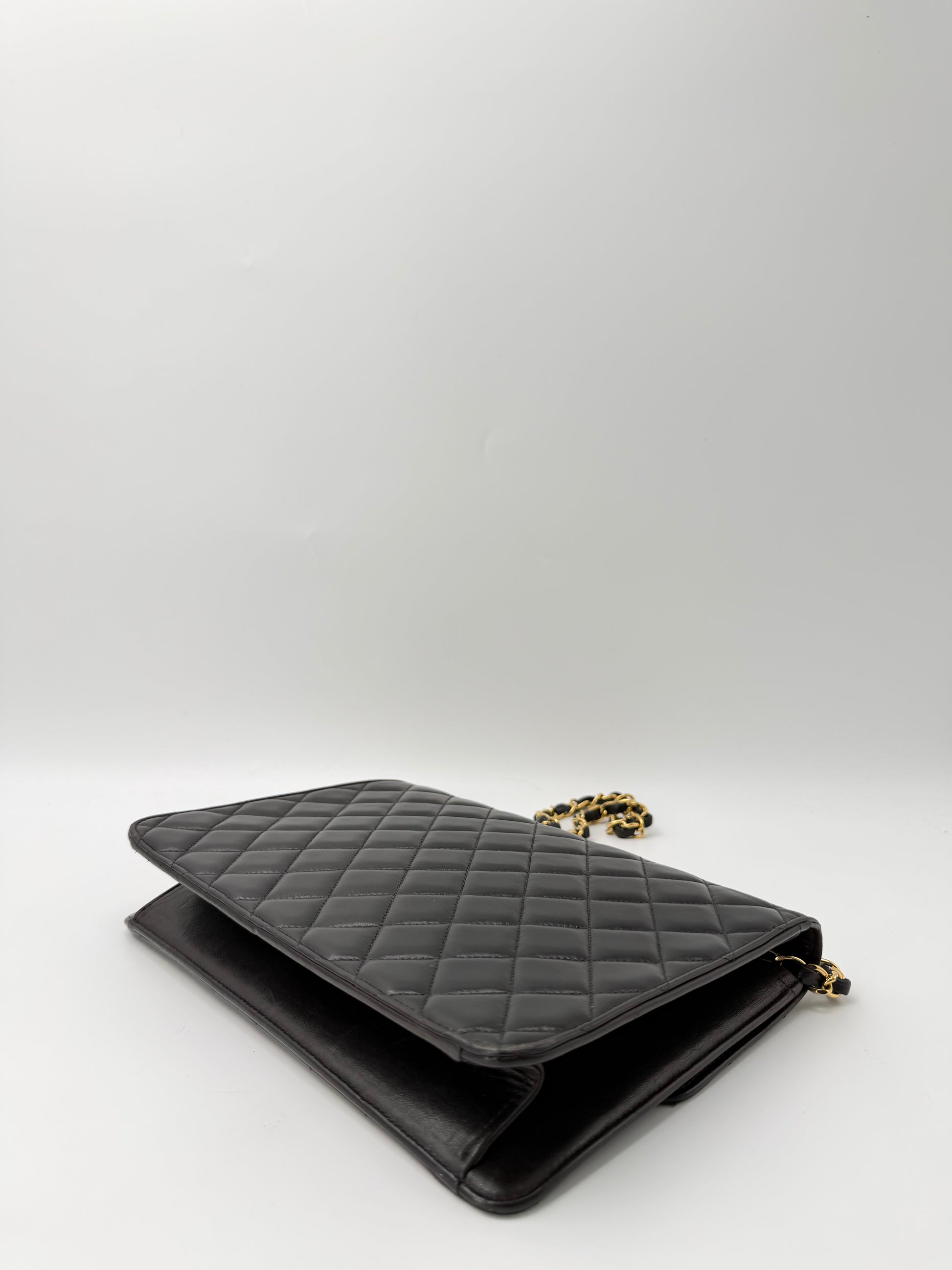 CHANEL CLASSIC FLAP