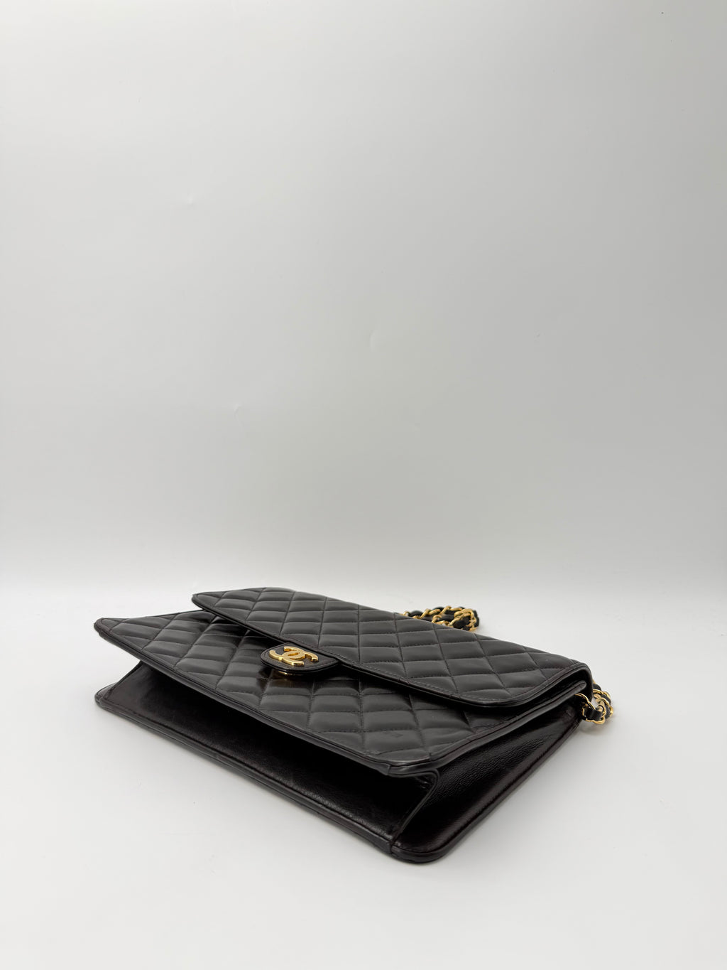 CHANEL CLASSIC FLAP