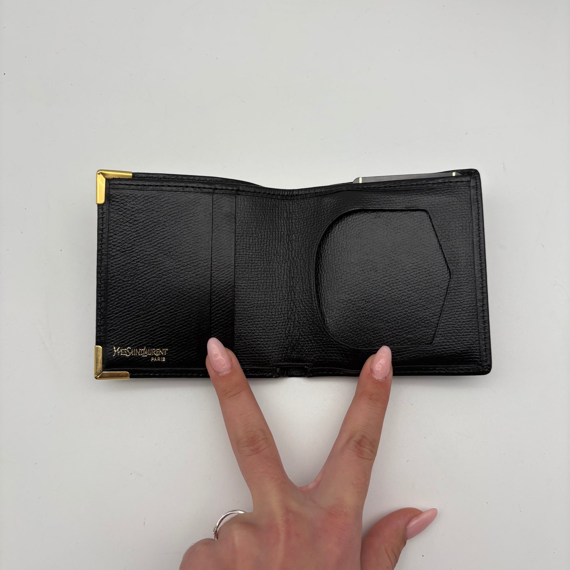 Yves Saint Laurent Compact