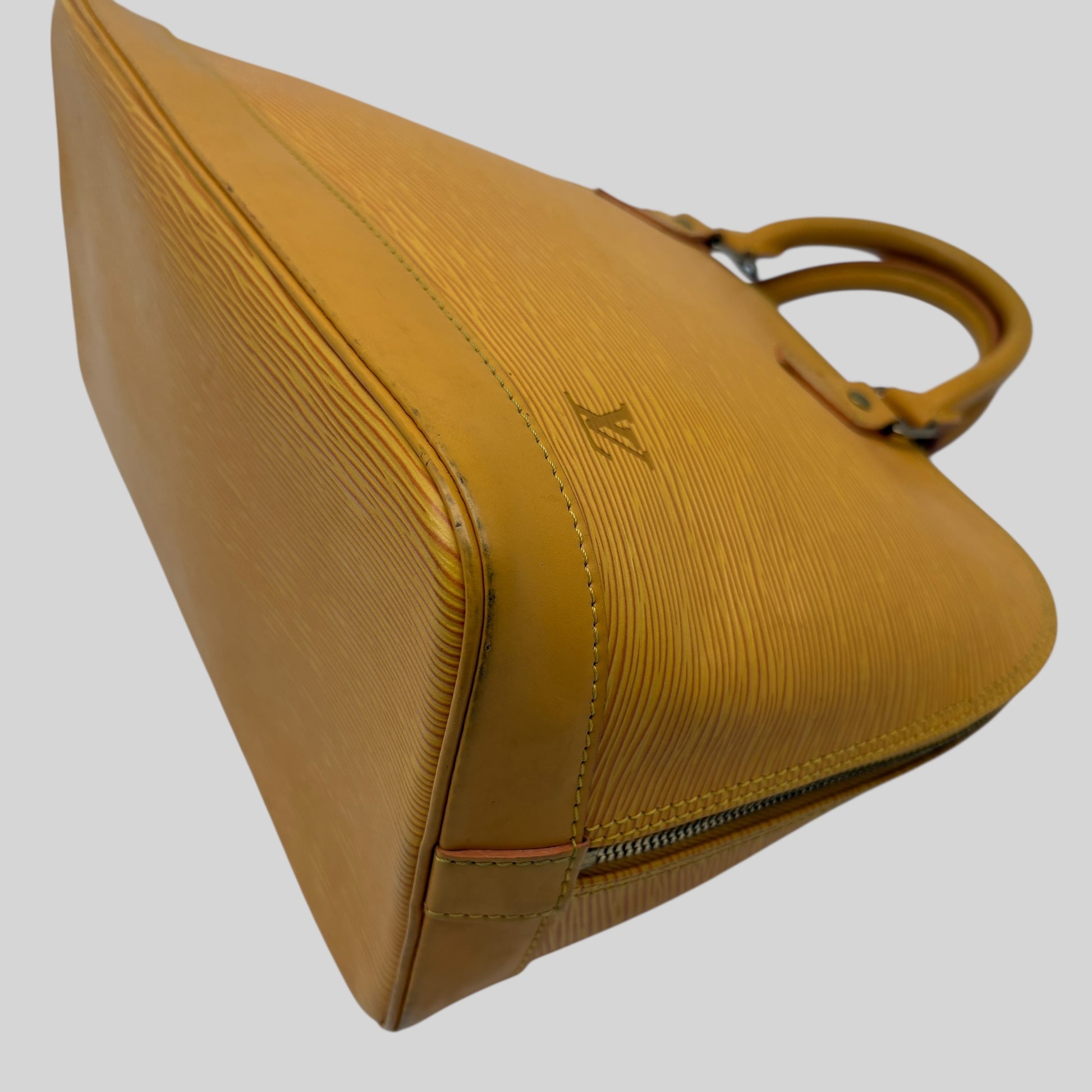 Louis Vuitton Alma PM Epi