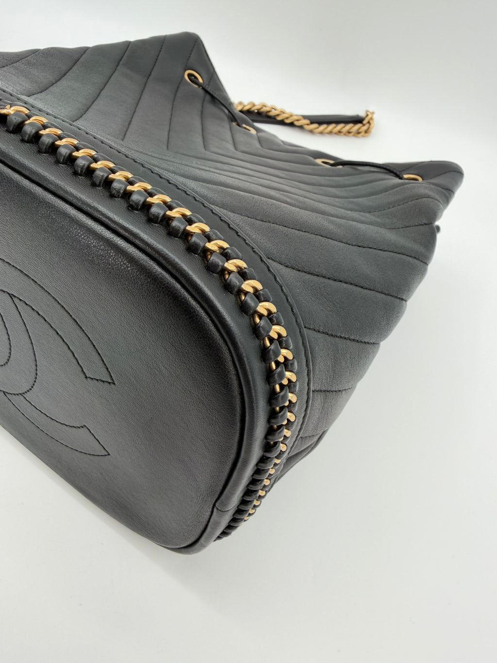 CHANEL SEAU PARIS COSMOPOLITE