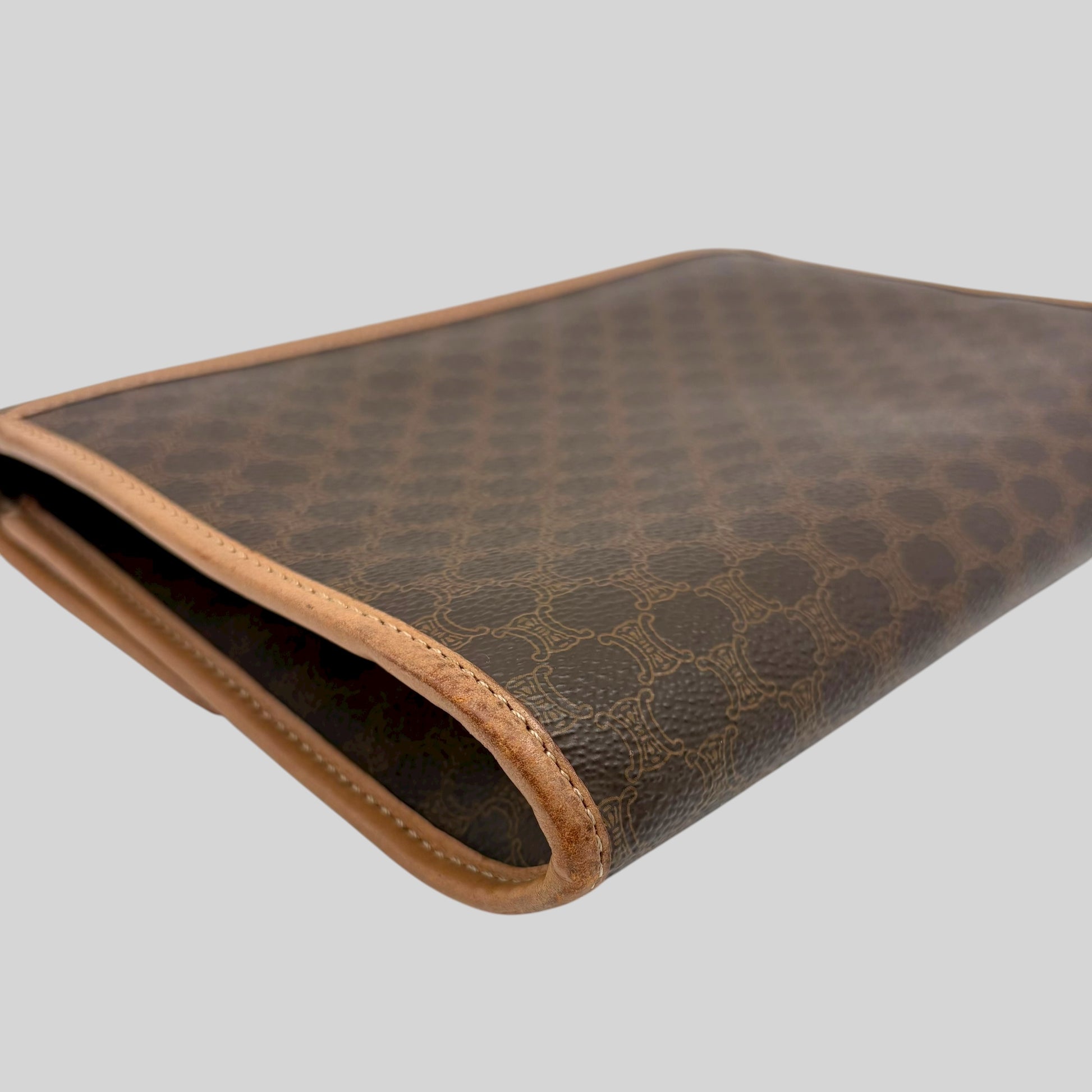 Céline Macadam Shoulder