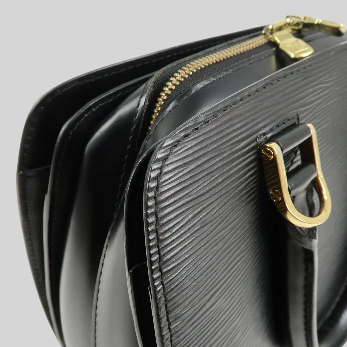 Louis Vuitton Pont-Neuf