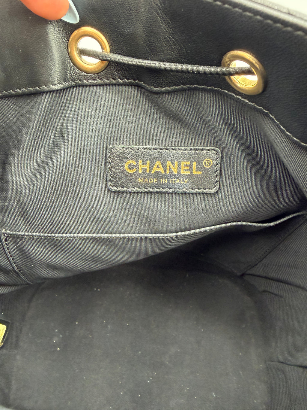 CHANEL SEAU PARIS COSMOPOLITE