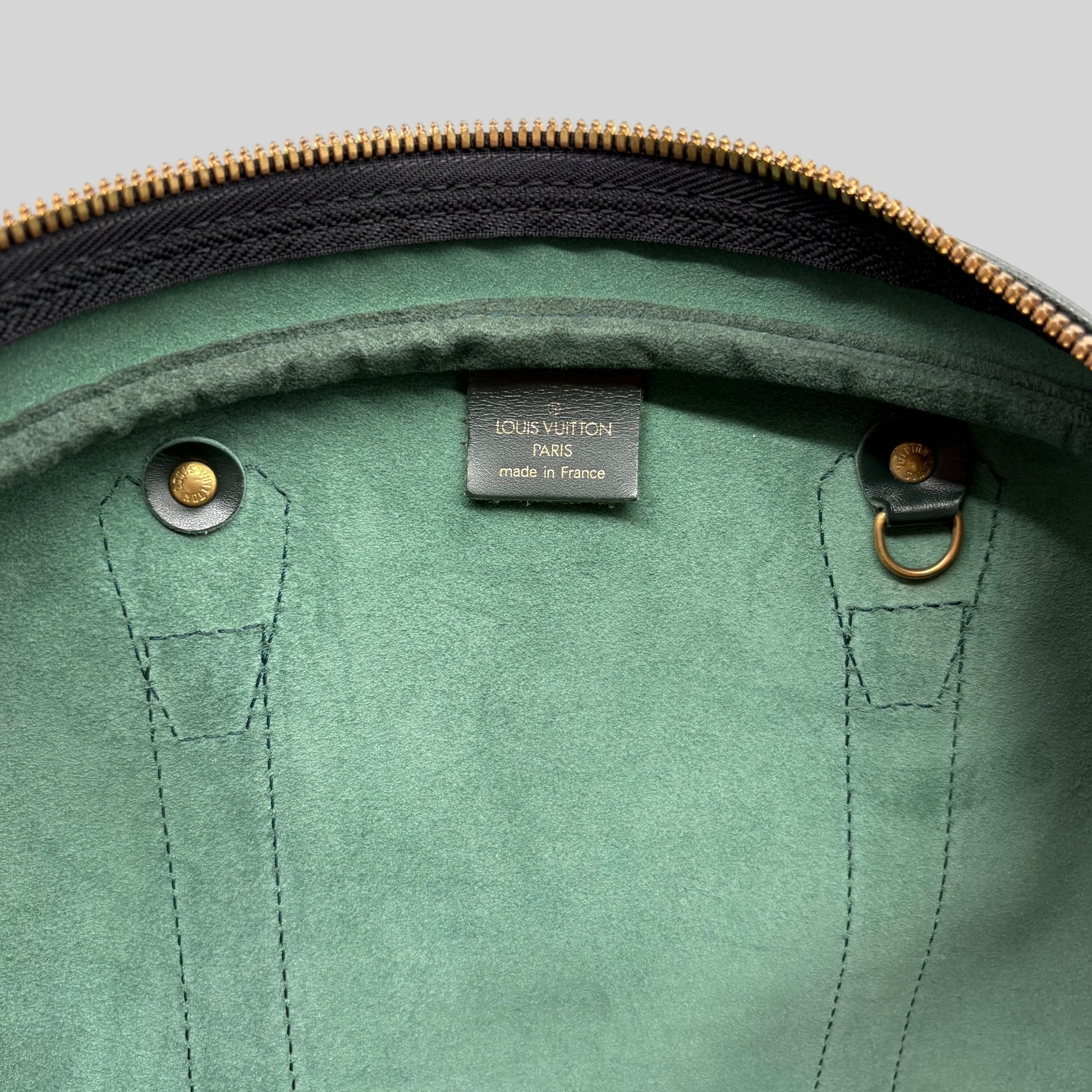 Louis Vuitton Kendall Taiga