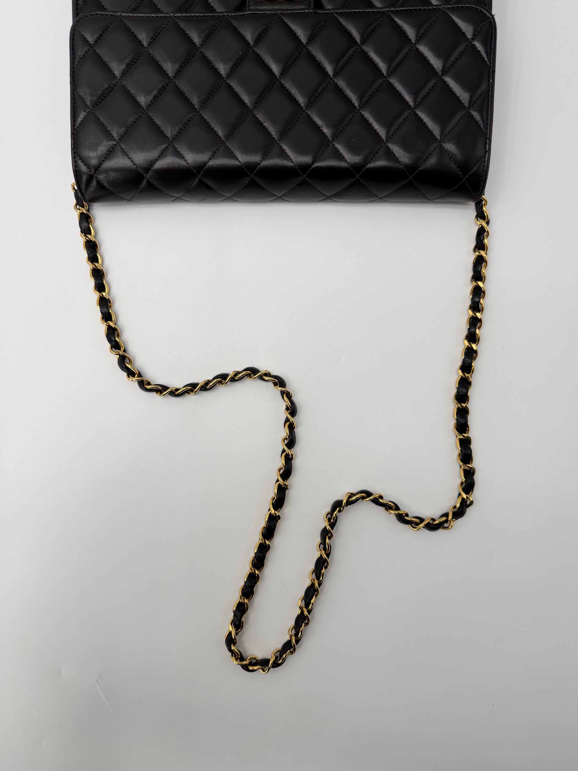 CHANEL CLASSIC FLAP