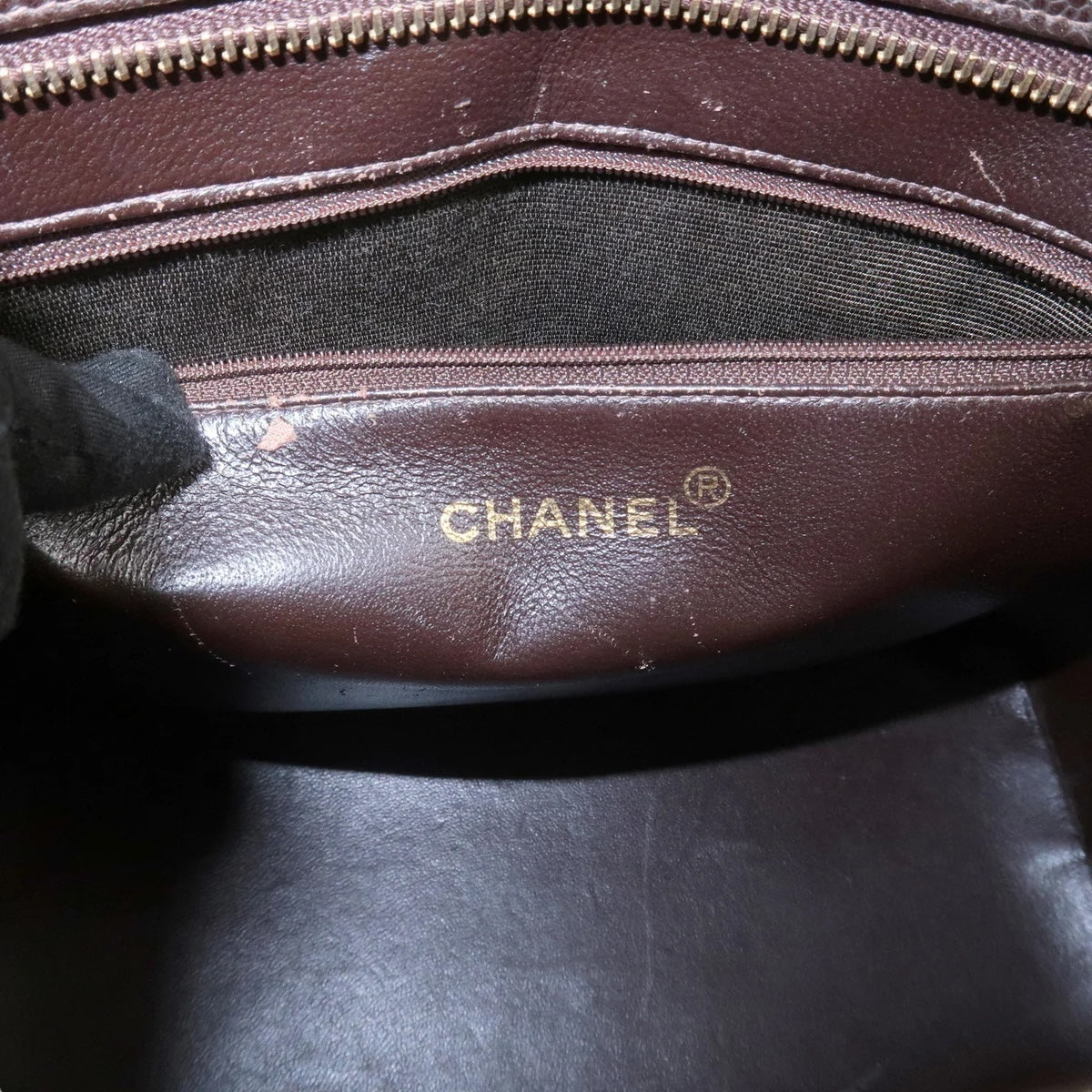 Chanel Caviar Skin Médaillon