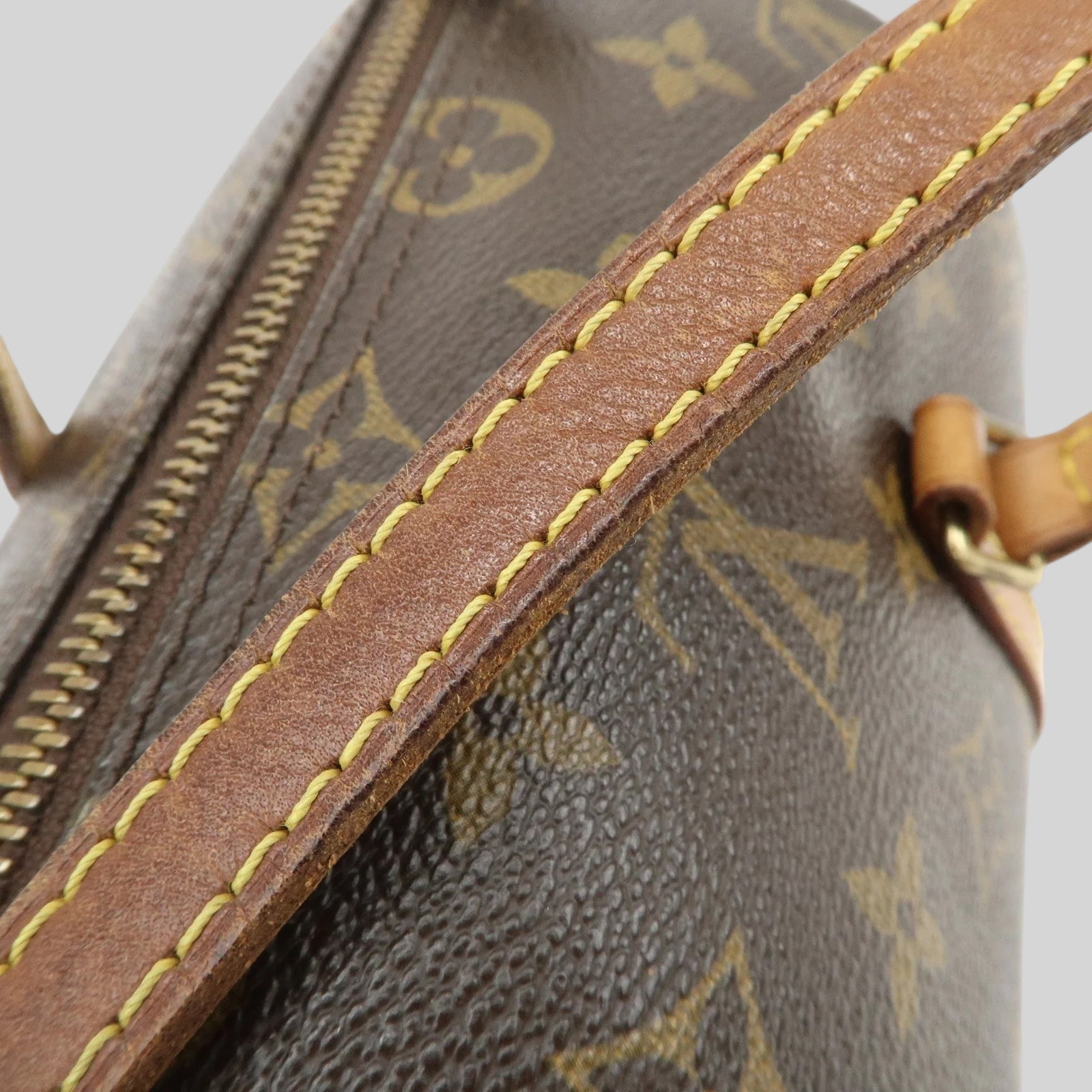 Louis Vuitton Papillon 26