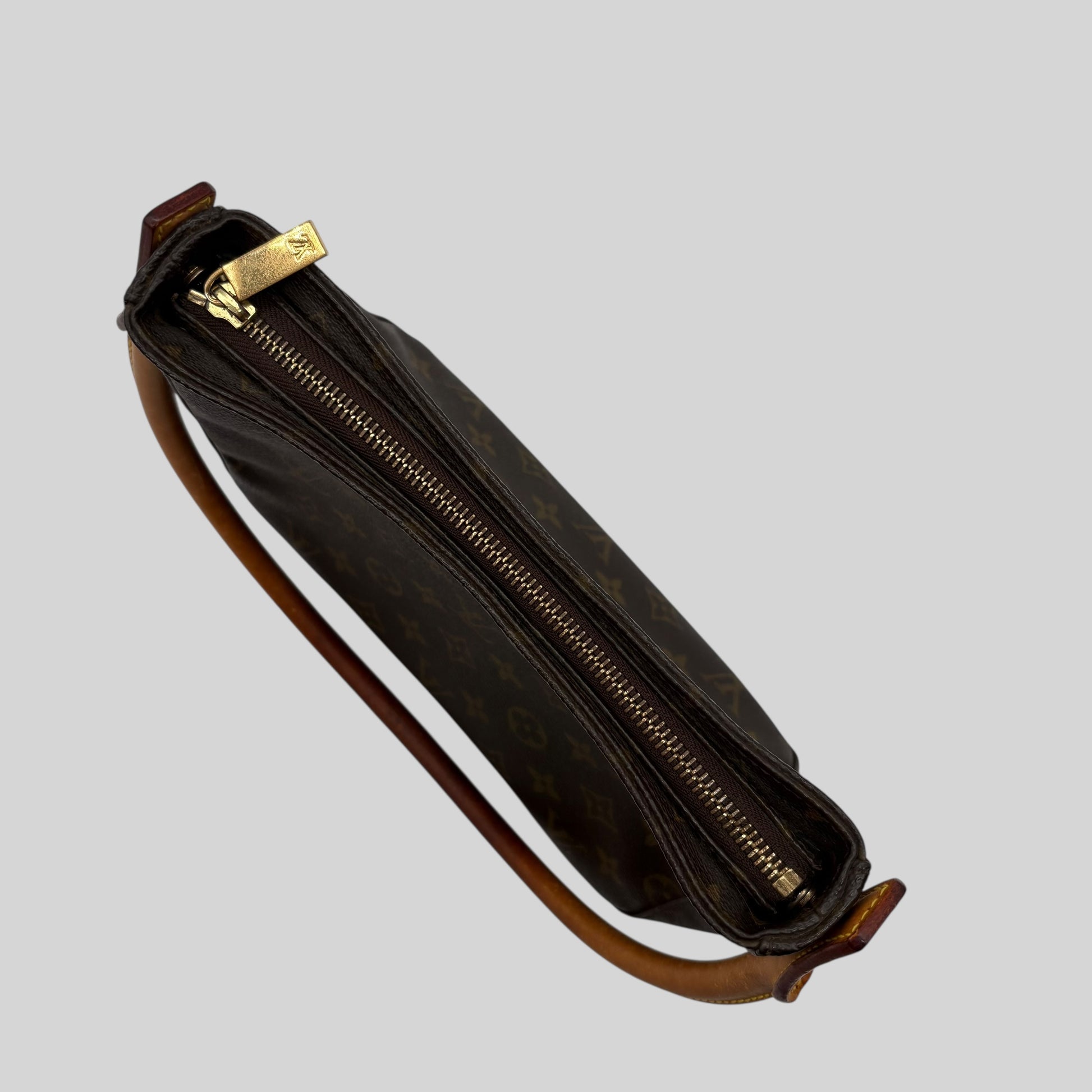 Louis Vuitton Looping MM