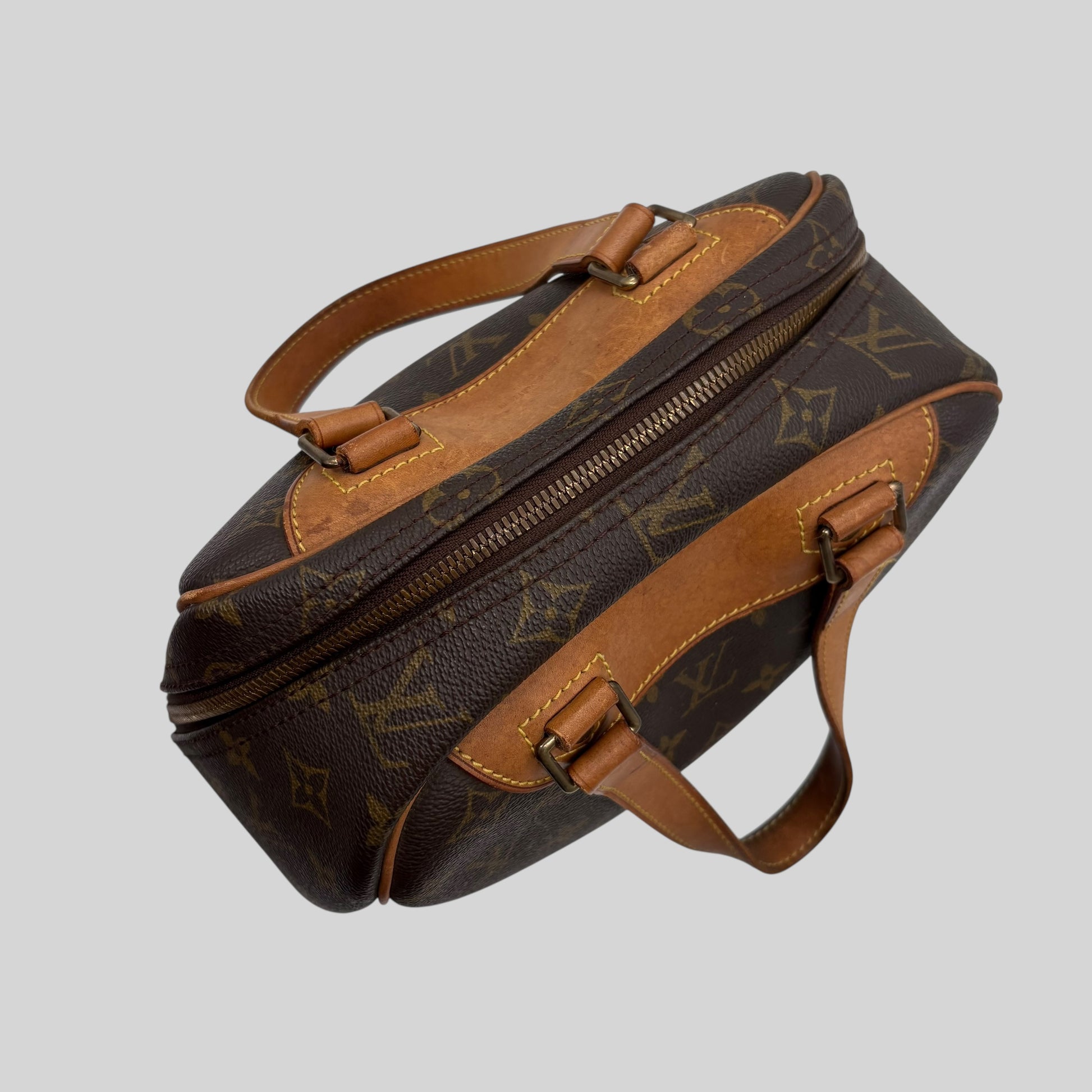 Louis Vuitton Excursion
