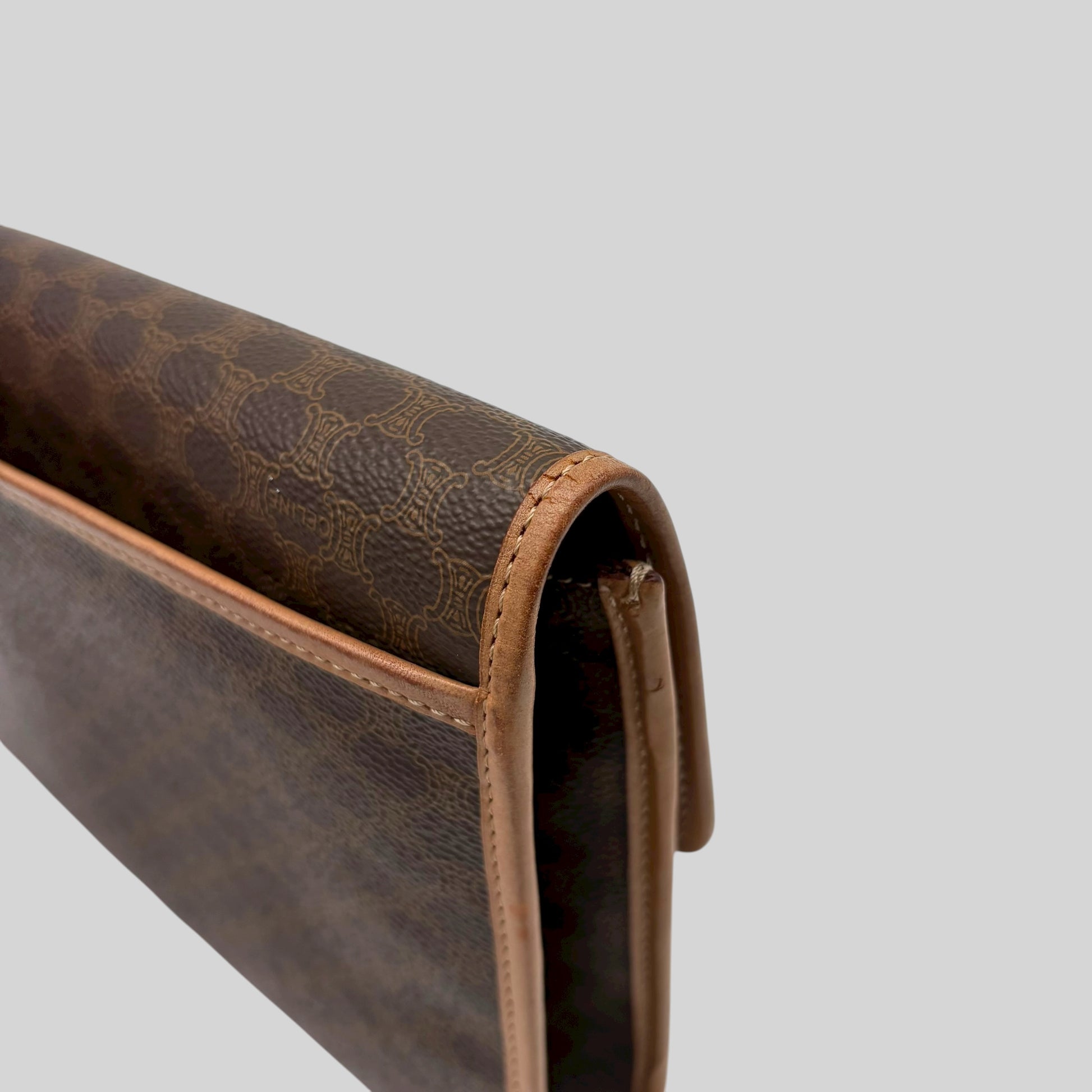 Céline Macadam Shoulder