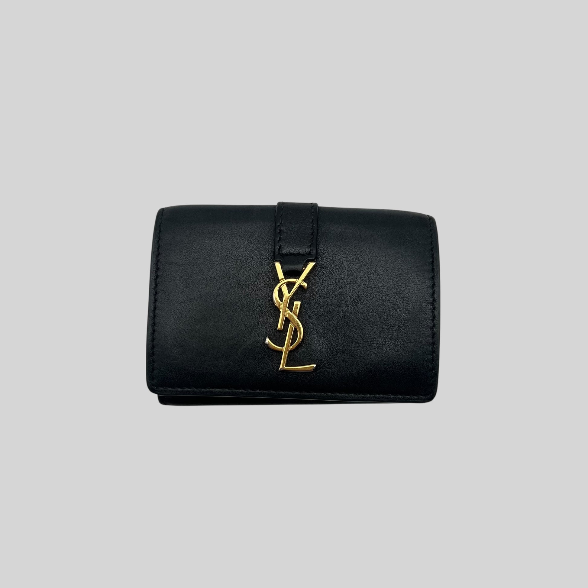 Yves Saint Laurent Compact