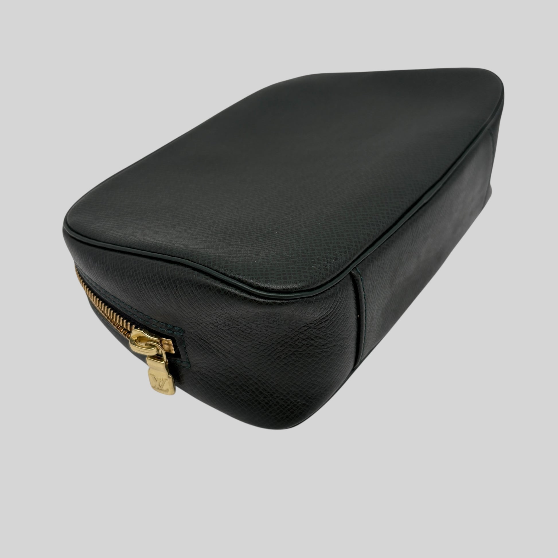 Louis Vuitton Taiga Pouch