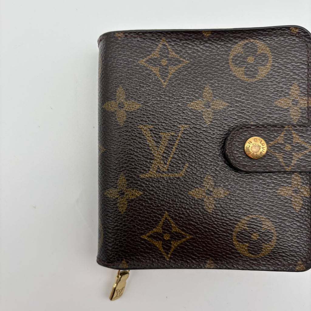 Louis Vuitton Compact Zippy