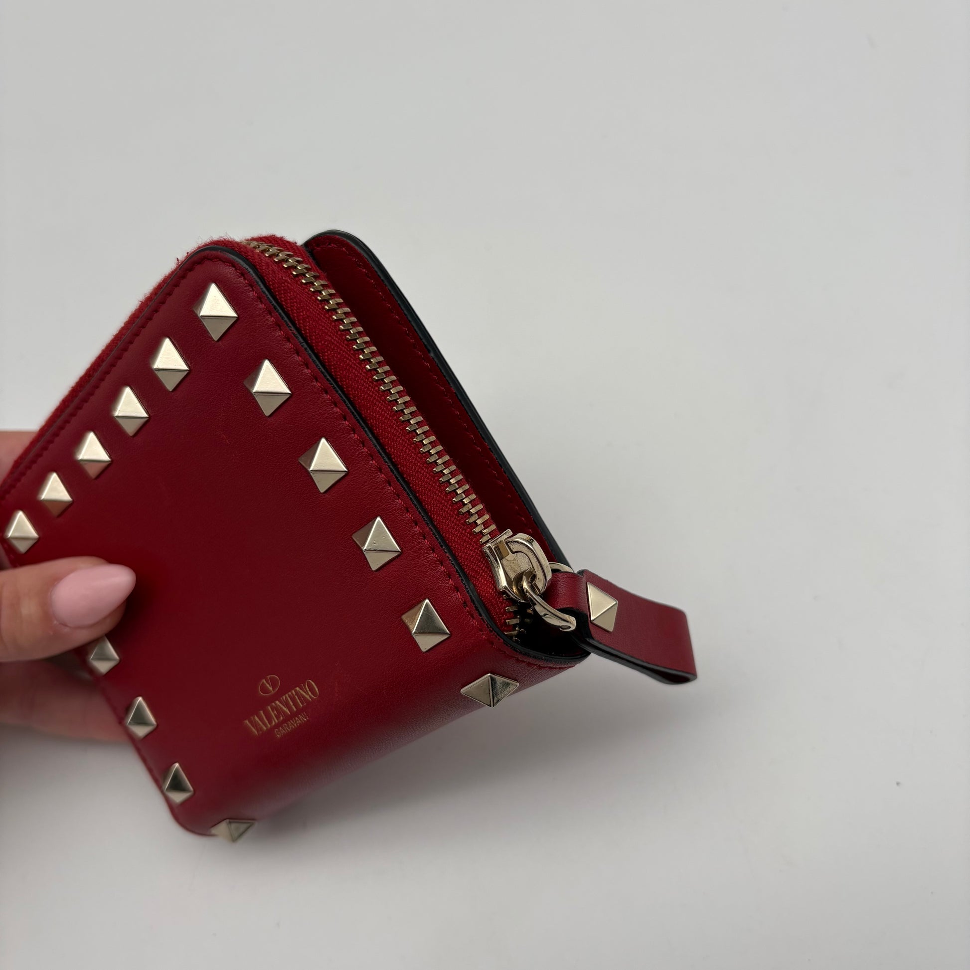 Valentino Compact