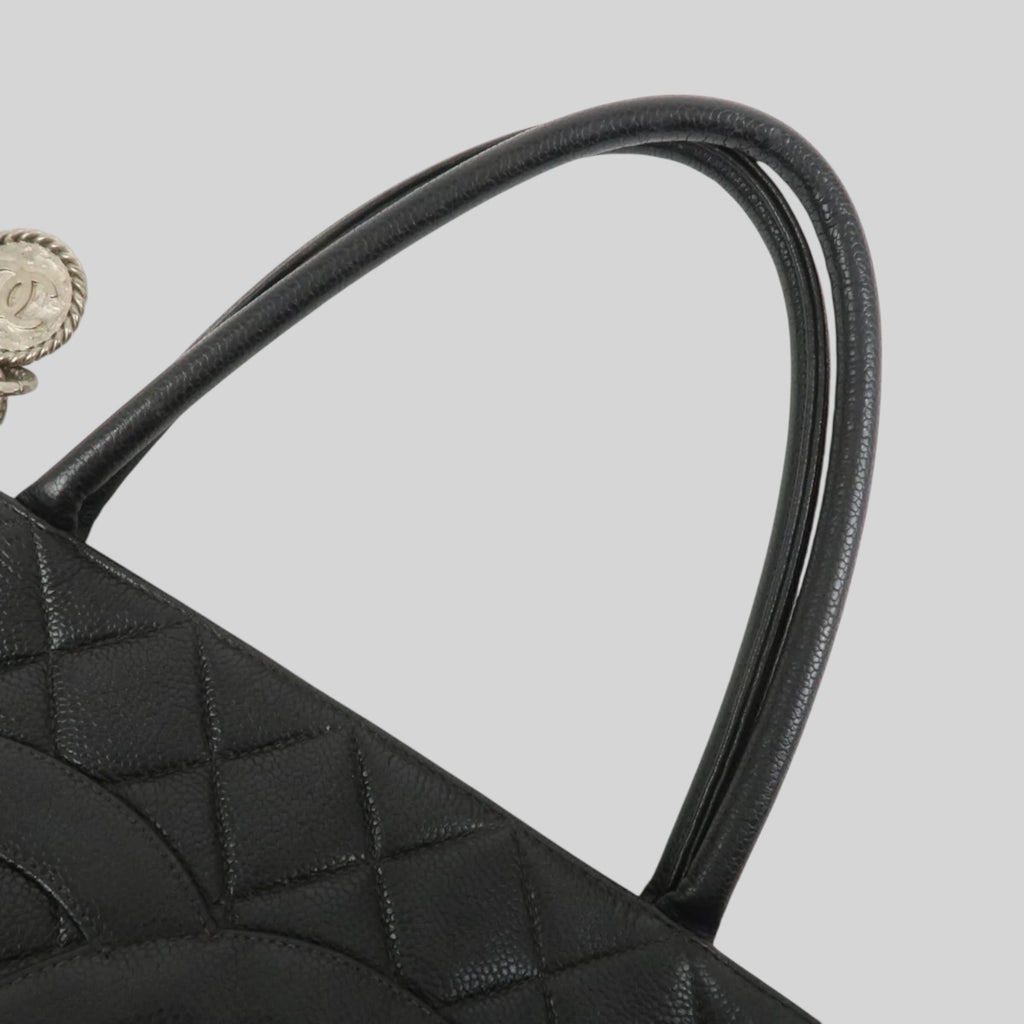 Chanel Coco Médaillon