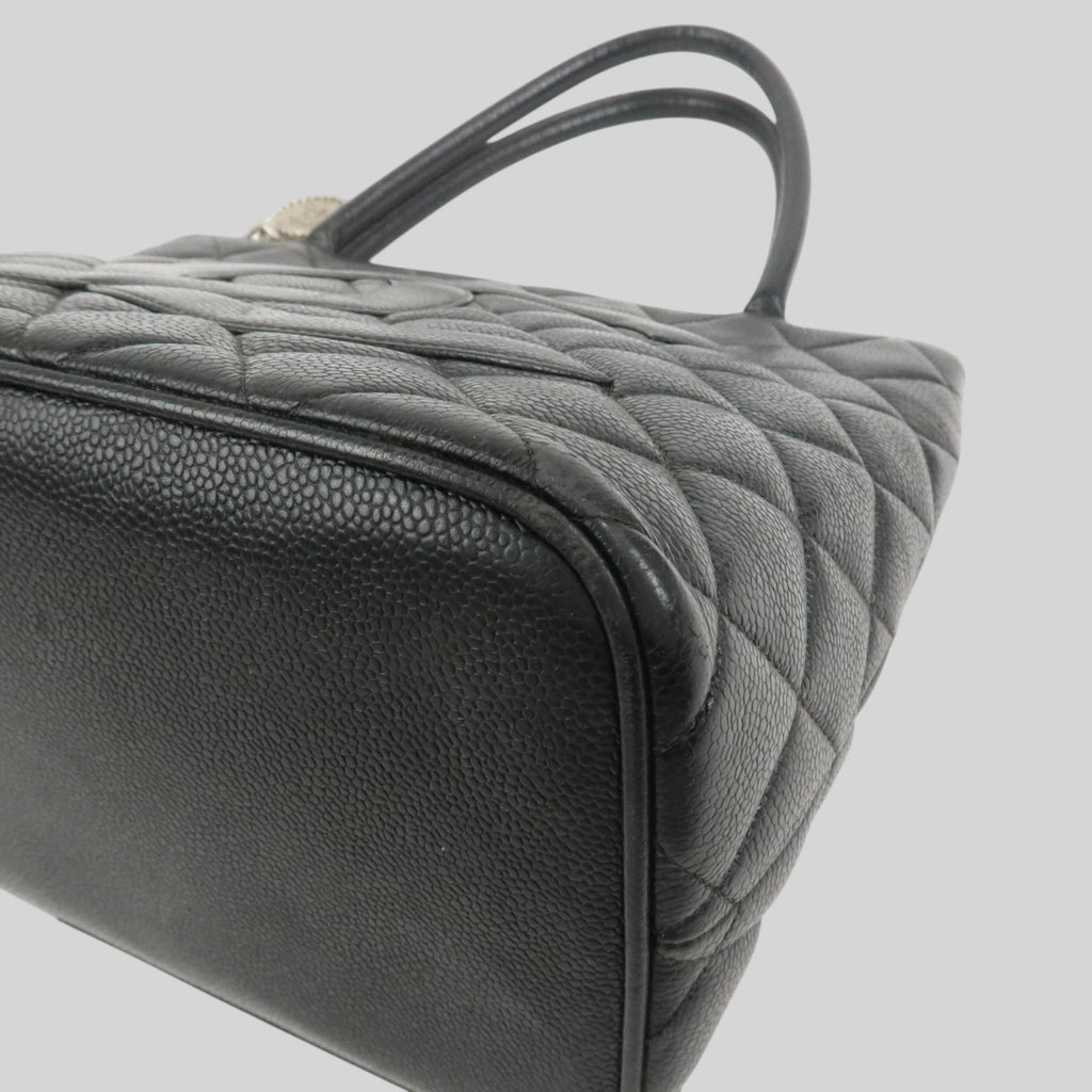 Chanel Coco Médaillon