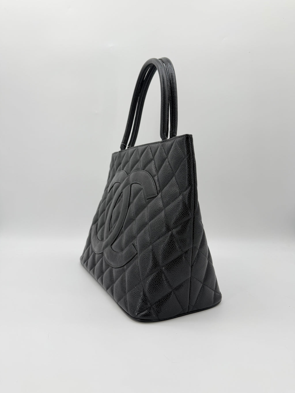 CHANEL MEDAILLON