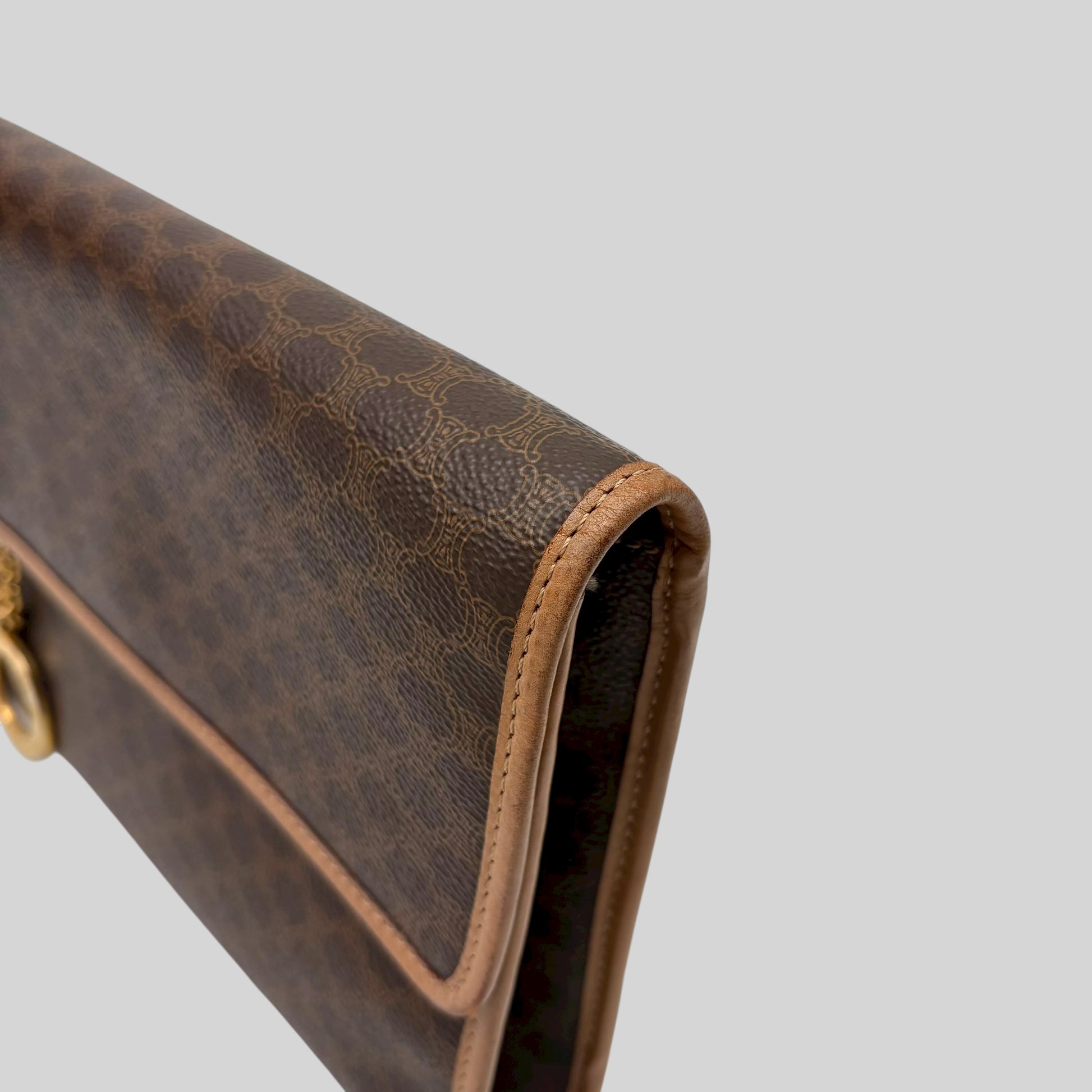 Céline Macadam Shoulder