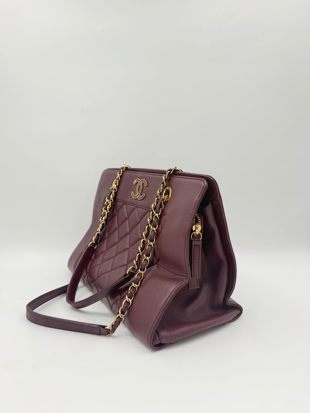 CHANEL MADEMOISELLE TOTE