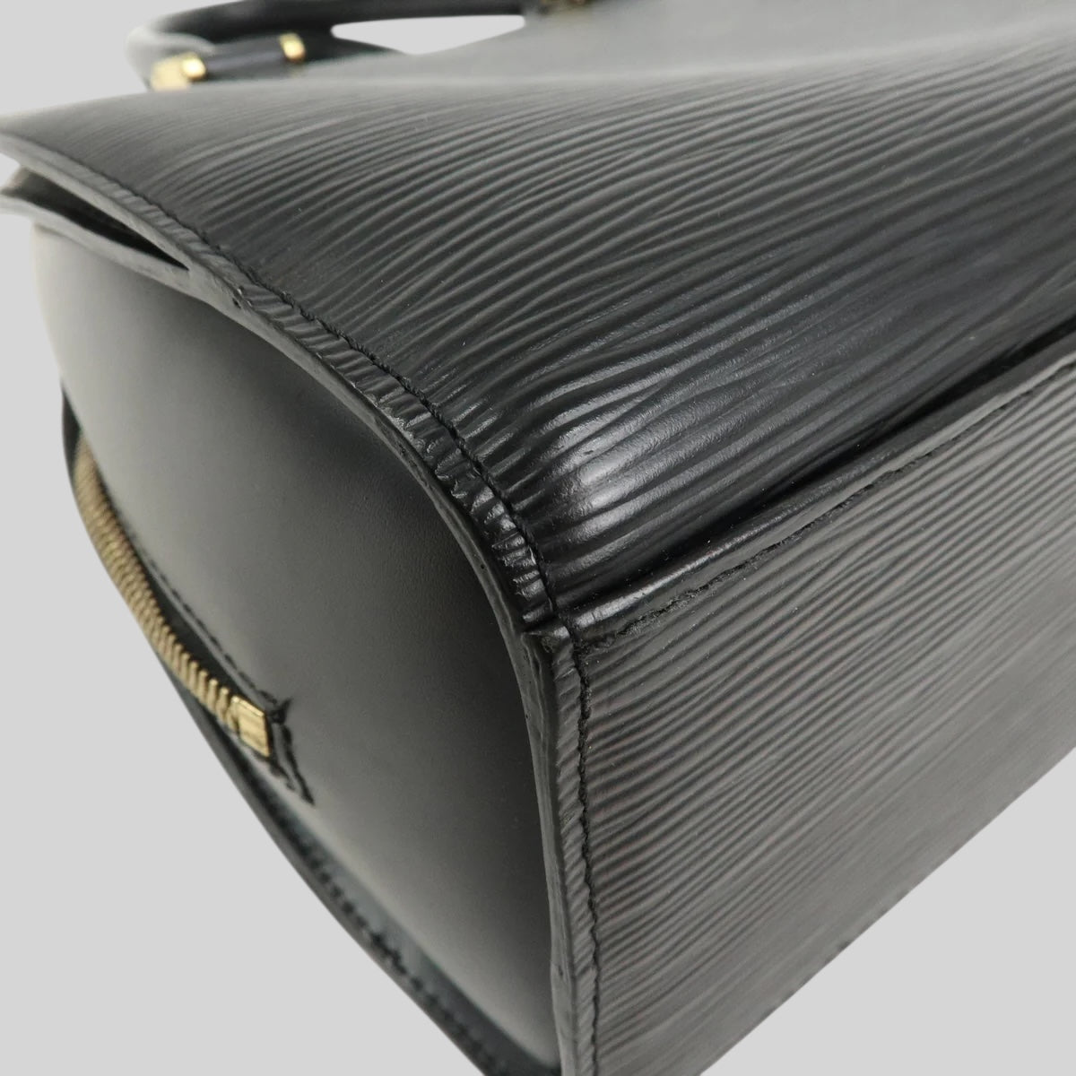 Louis Vuitton Pont-Neuf