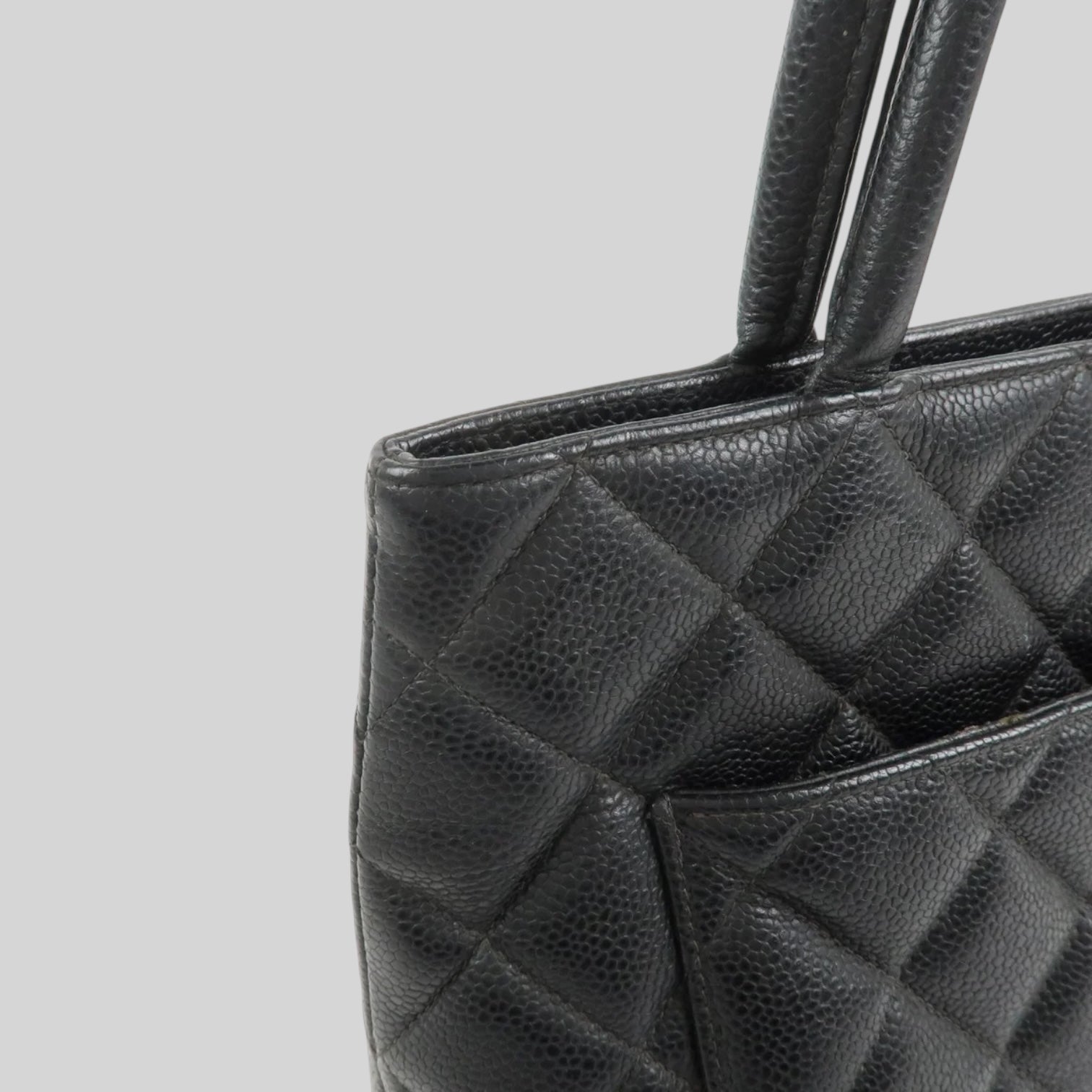 Chanel Coco Médaillon