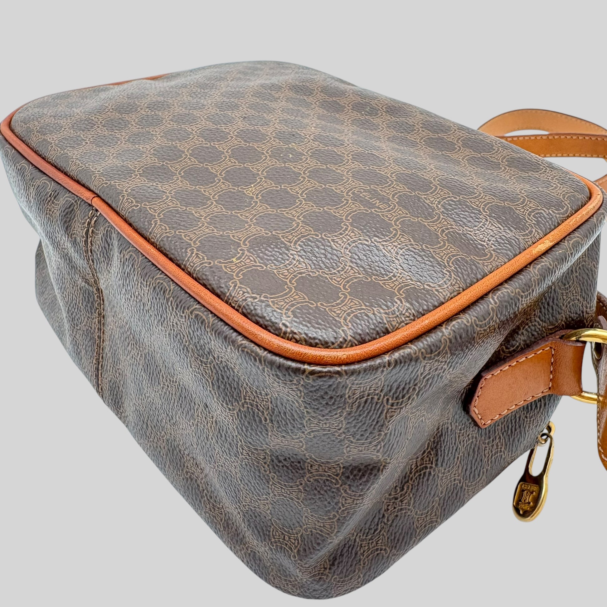 Céline Macadam Shoulder