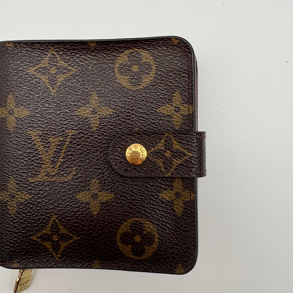 Louis Vuitton Compact Zippy