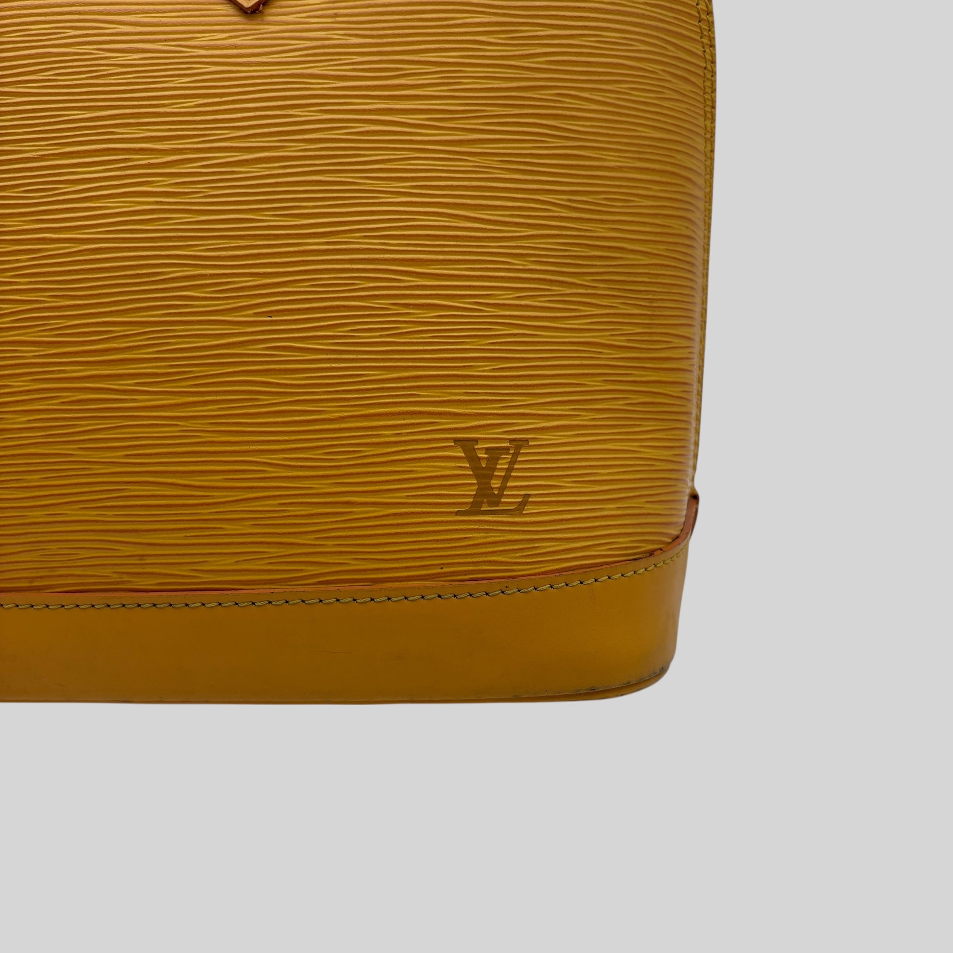 Louis Vuitton Alma PM Epi