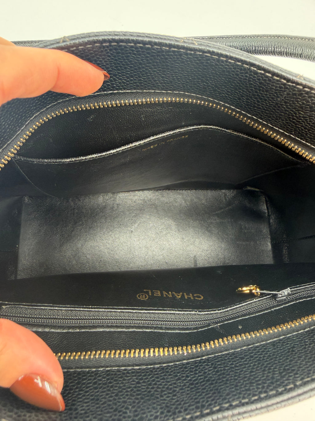 CHANEL MÉDAILLON CAVIAR SKIN