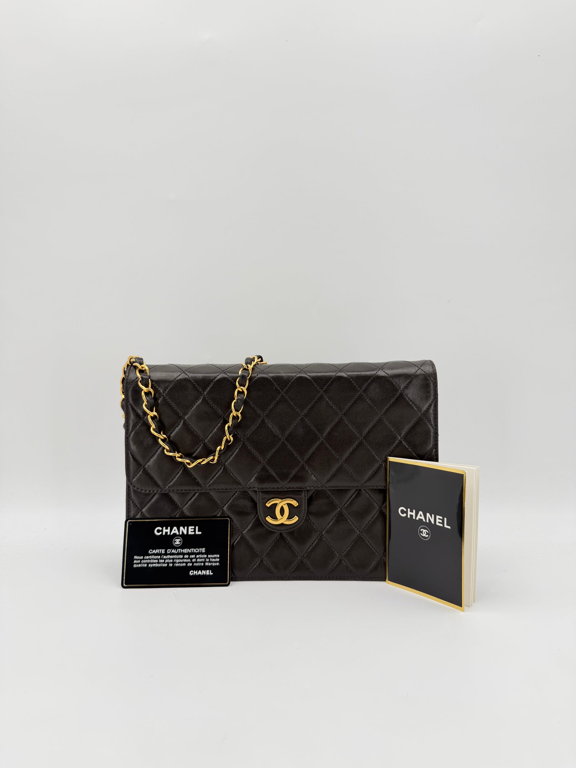 CHANEL CLASSIC FLAP