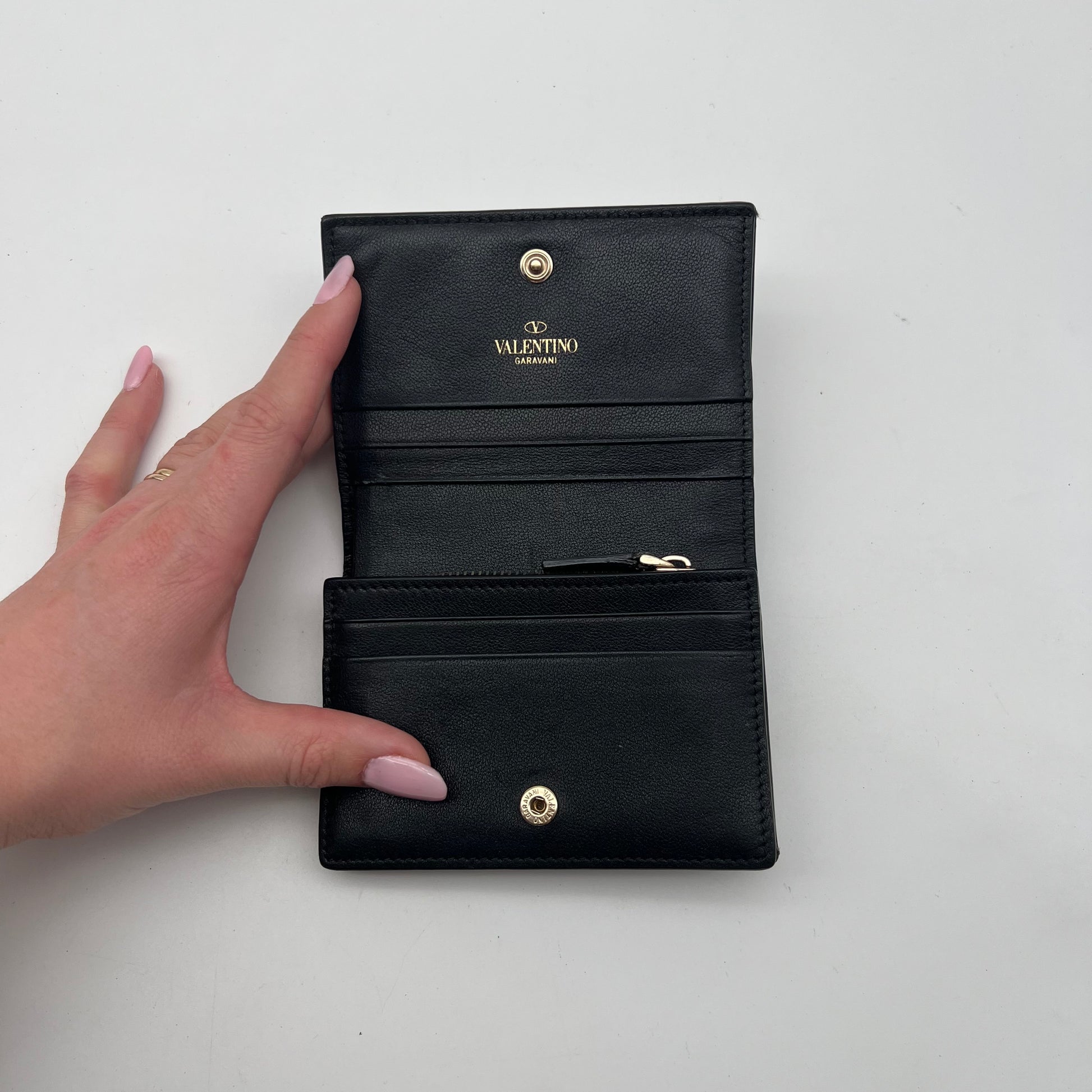 Valentino Compact