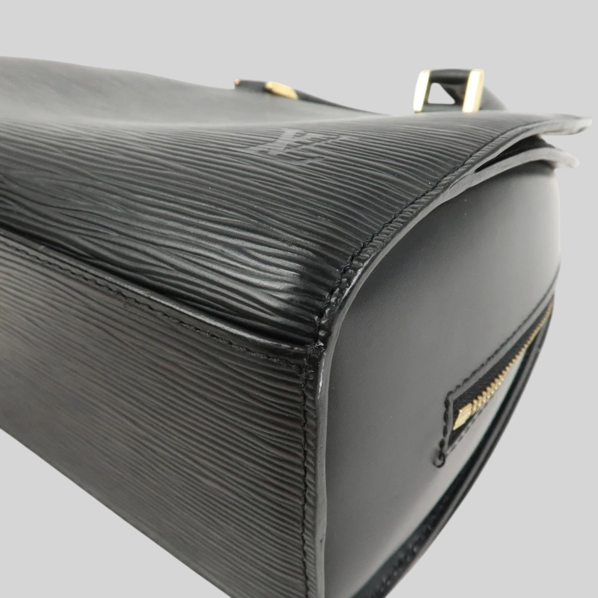 Louis Vuitton Pont-Neuf