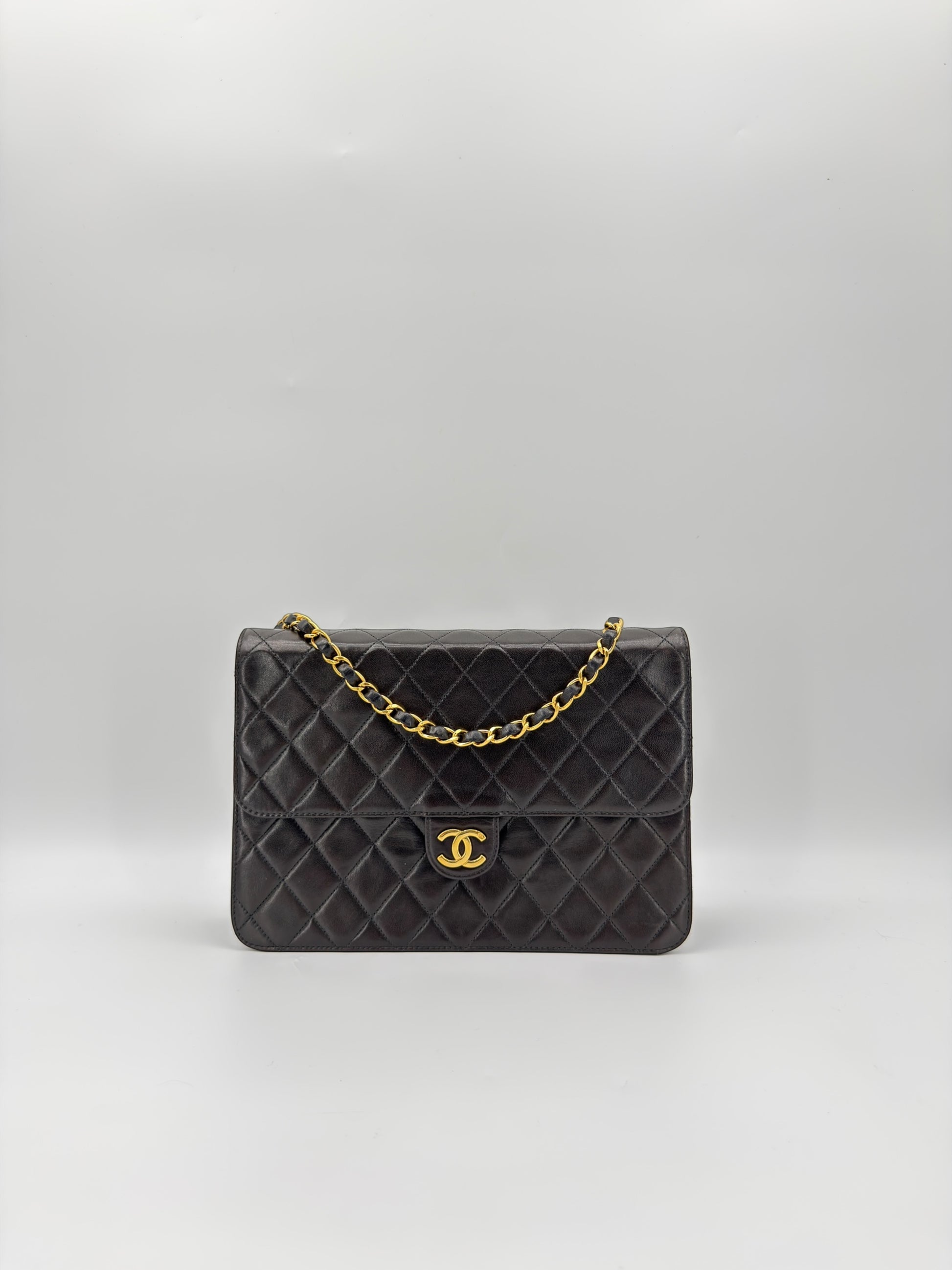 CHANEL CLASSIC FLAP