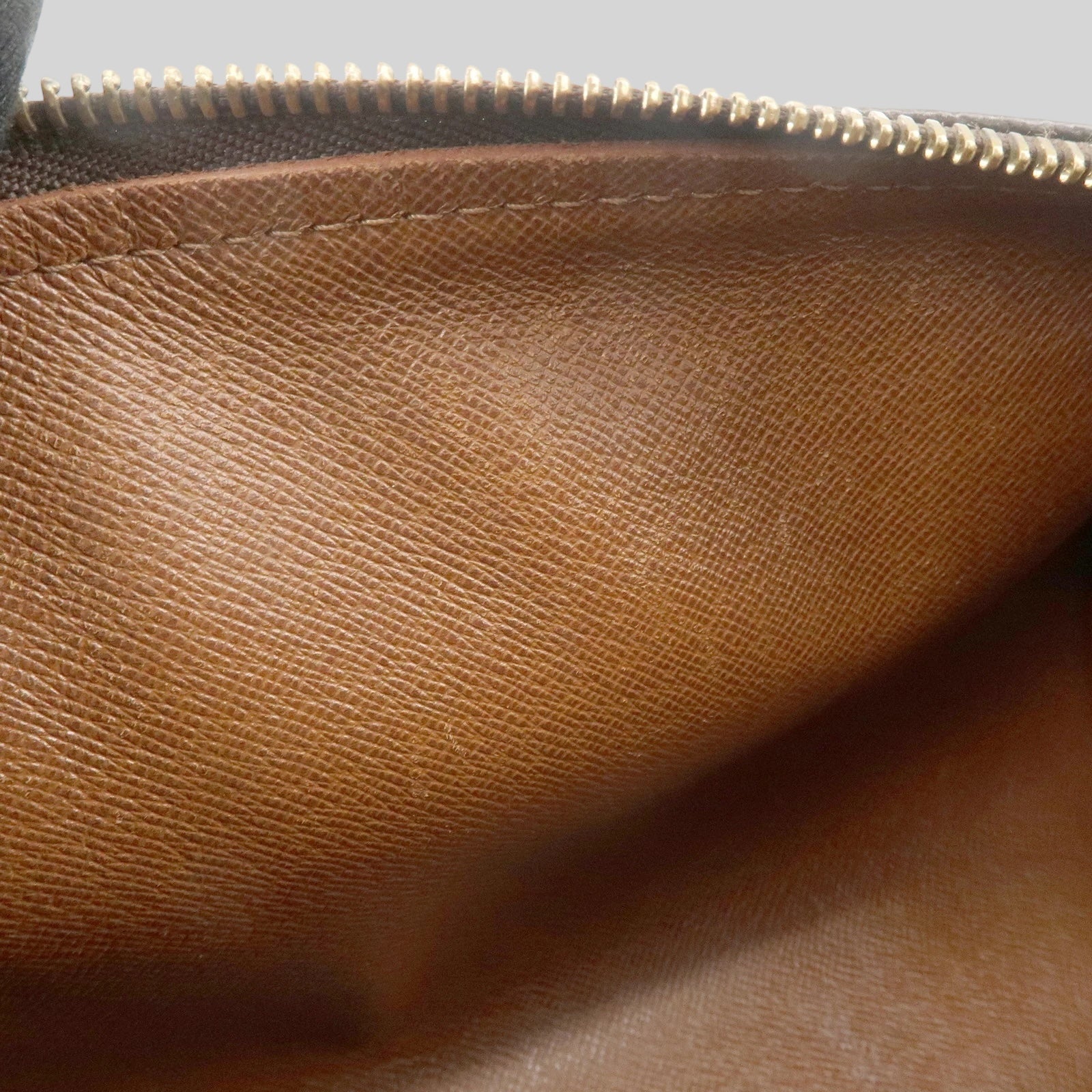 Louis Vuitton Papillon 26